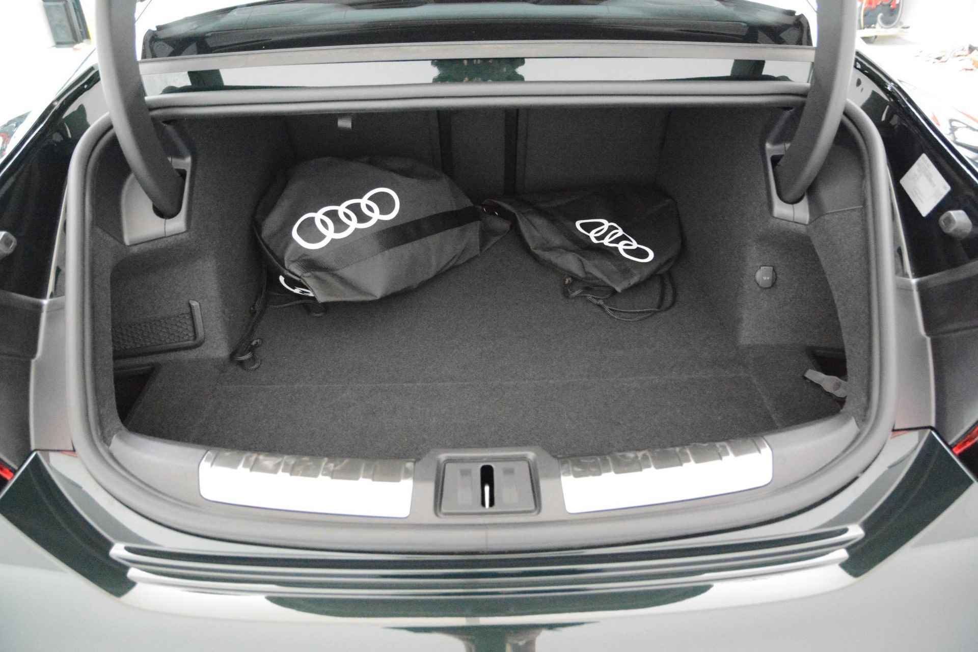 Audi e-tron GT GT Competition 93 kWh 476 PK | Nieuw | NU VAN € 143.900,00 VOOR € 123.900,00!!!! | UNIEKE KLEUR TIEFGRUN ENIGE IN NL!!! | Navigatie | Maxtrix-Laser koplampen | 360 camera | Autonome parkeerfunctie | Dynamische vierwielbesturing | Dodehoek detectie | Glazen panoramadak | Head-up display | Dynamiekpakket plus | Audi virtual cockpit plus | Stoelverwarming voor en achter | Lichtpakket plus ambient light | Optiekpakket zwart plus - 21/30