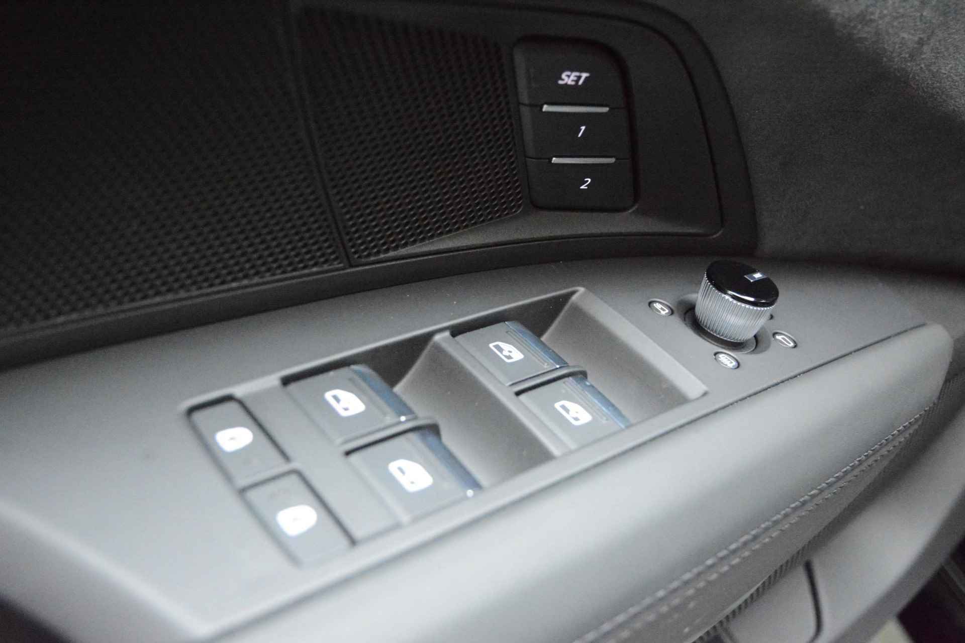Audi e-tron GT GT Competition 93 kWh 476 PK | Nieuw | NU VAN € 143.900,00 VOOR € 123.900,00!!!! | UNIEKE KLEUR TIEFGRUN ENIGE IN NL!!! | Navigatie | Maxtrix-Laser koplampen | 360 camera | Autonome parkeerfunctie | Dynamische vierwielbesturing | Dodehoek detectie | Glazen panoramadak | Head-up display | Dynamiekpakket plus | Audi virtual cockpit plus | Stoelverwarming voor en achter | Lichtpakket plus ambient light | Optiekpakket zwart plus - 28/30