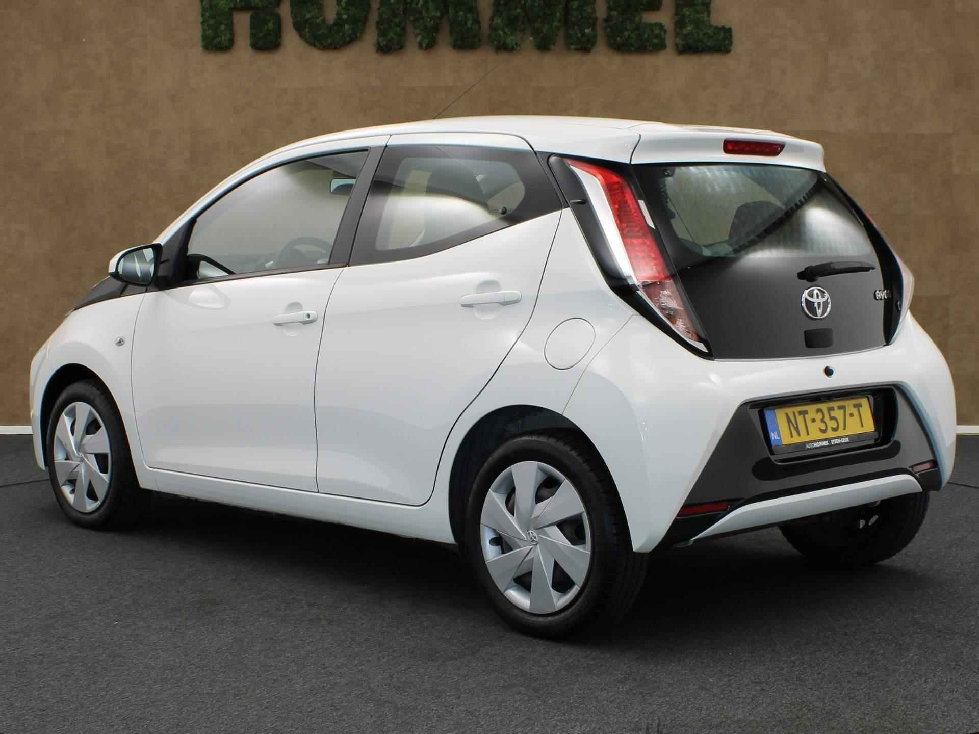 Toyota Aygo 1.0 VVT-i x-play - ORIGINEEL NEDERLANDSE AUTO - NAVIGATIE - ACHTERUITRIJ CAMERA - MULTIMEDIA VOORBEREIDING - 12/33