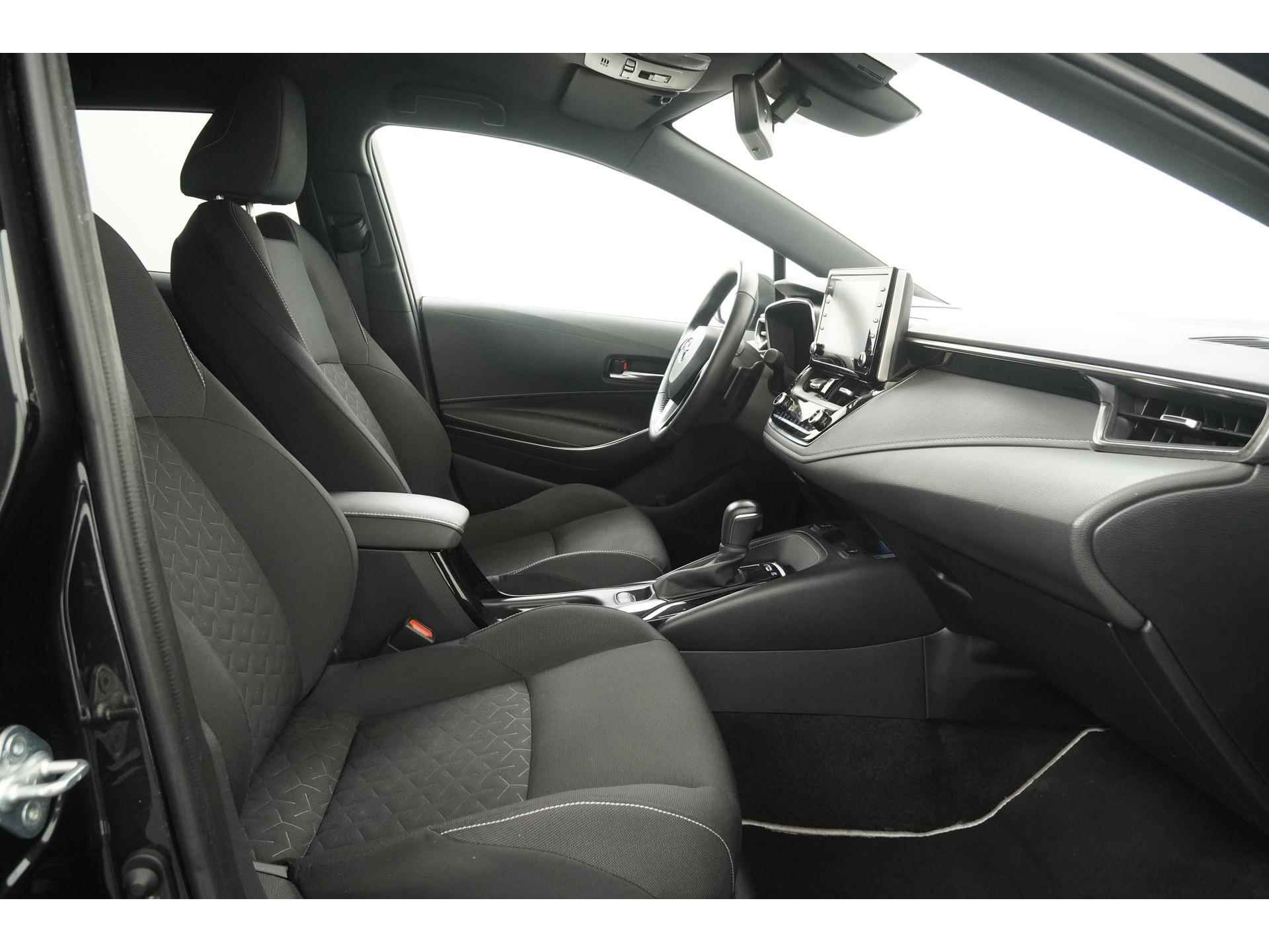 Toyota Corolla Touring Sports 2.0 Hybrid Dynamic | Camera | LED | Adapt cruise | Carplay | Zondag Open! - 3/42