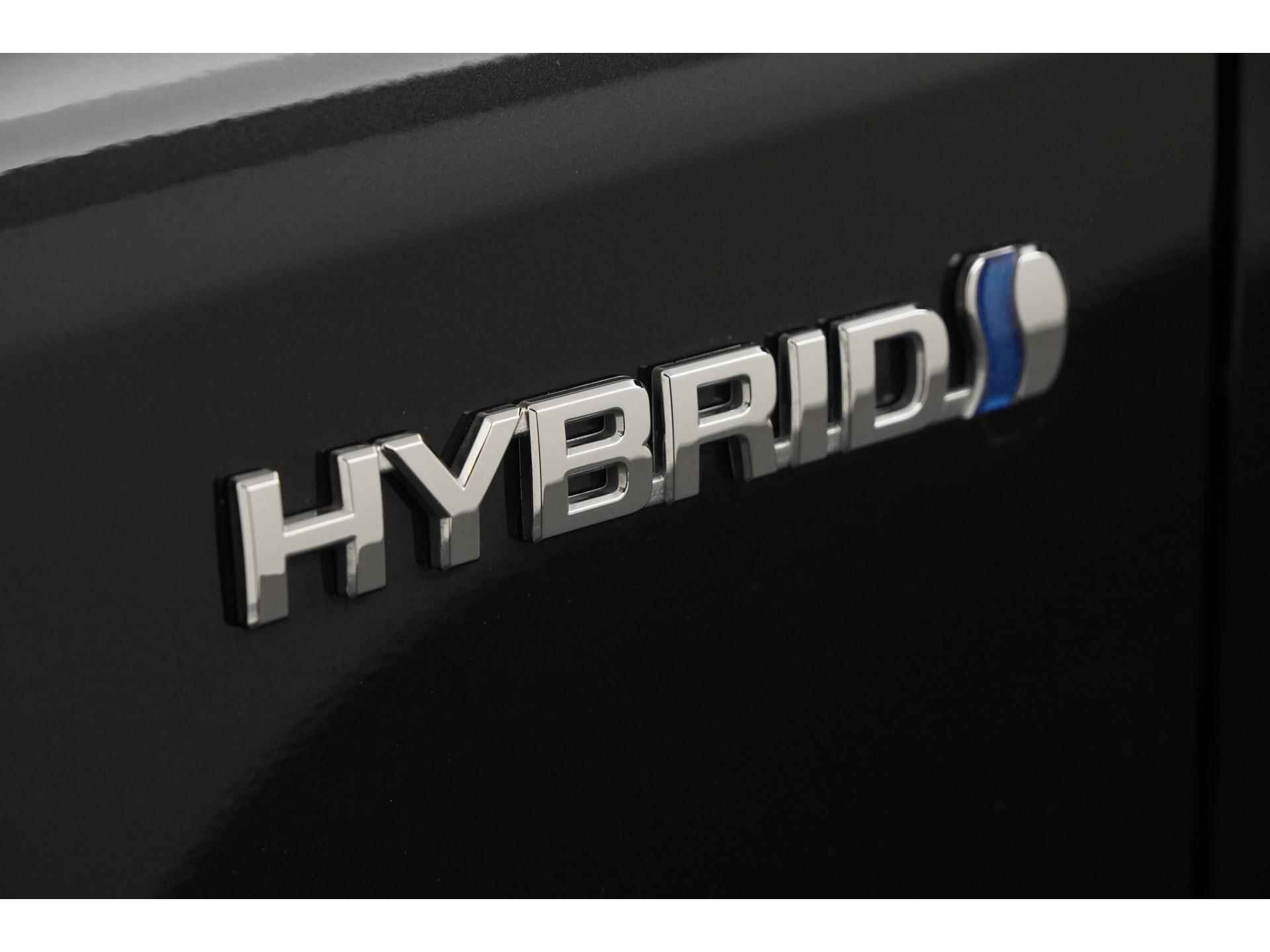 Toyota Corolla Touring Sports 2.0 Hybrid Dynamic | Camera | LED | Adapt cruise | Carplay | Zondag Open! - 26/42