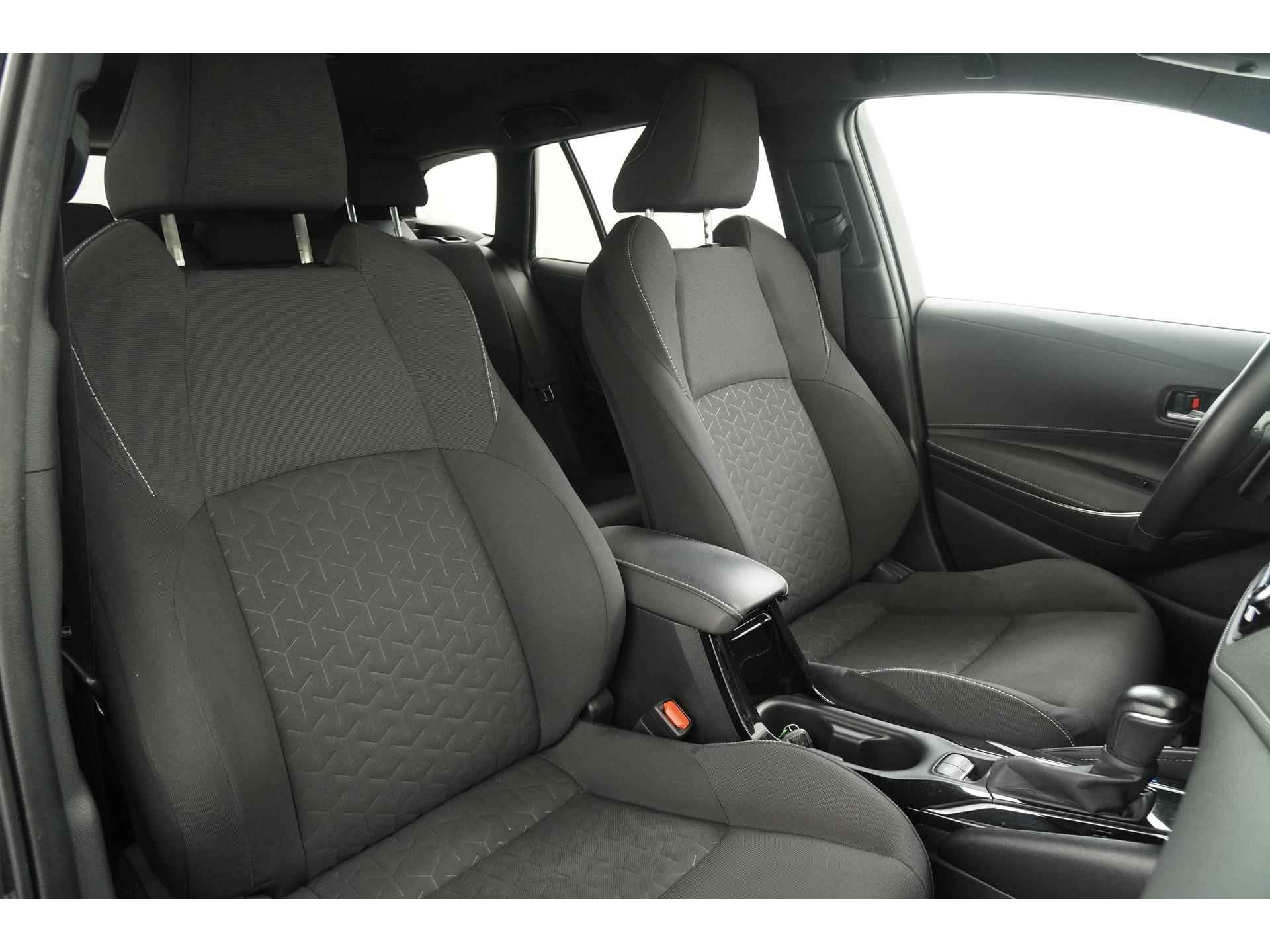 Toyota Corolla Touring Sports 2.0 Hybrid Dynamic | Camera | LED | Adapt cruise | Carplay | Zondag Open! - 29/42