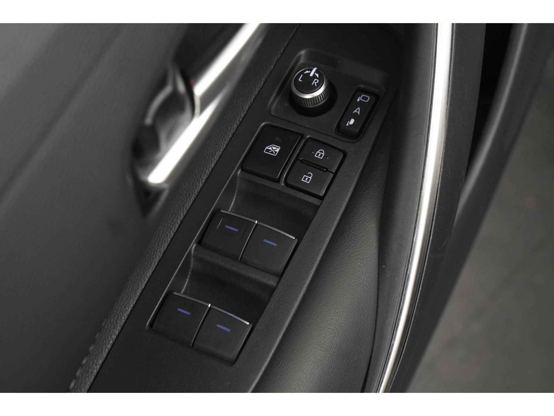 Toyota Corolla Touring Sports 2.0 Hybrid Dynamic | Camera | LED | Adapt cruise | Carplay | Zondag Open! - 37/42