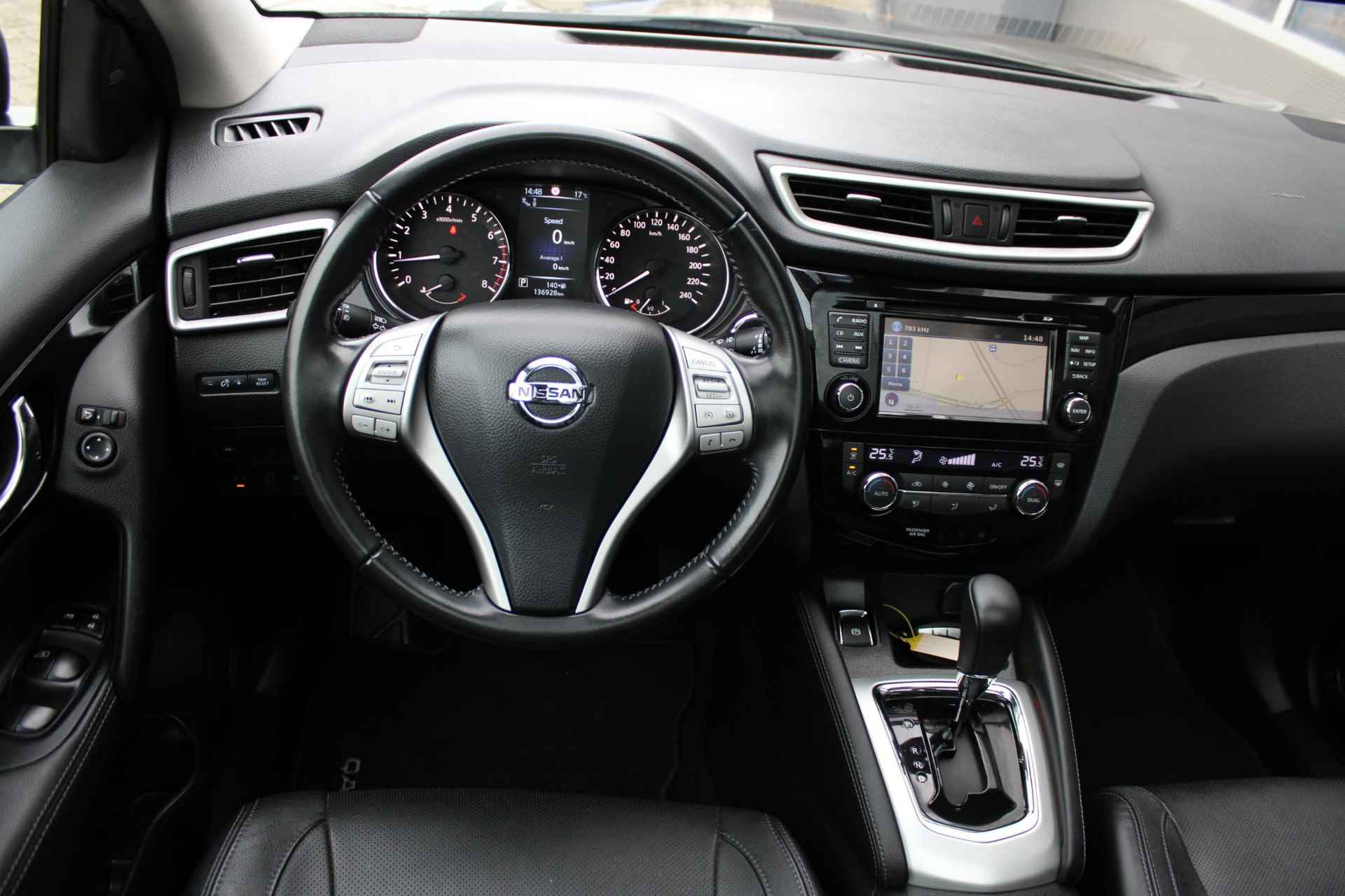 Nissan Qashqai DIG-T 115 PK Tekna X-Tronic NL-Auto | Automaat | Navigatie | 360 Graden Camera | Climate Controle | Cruise Control | Panorama dak | Lederen Bekleding | Stoelverwarming | LM-velgen | Trekhaak - 5/27