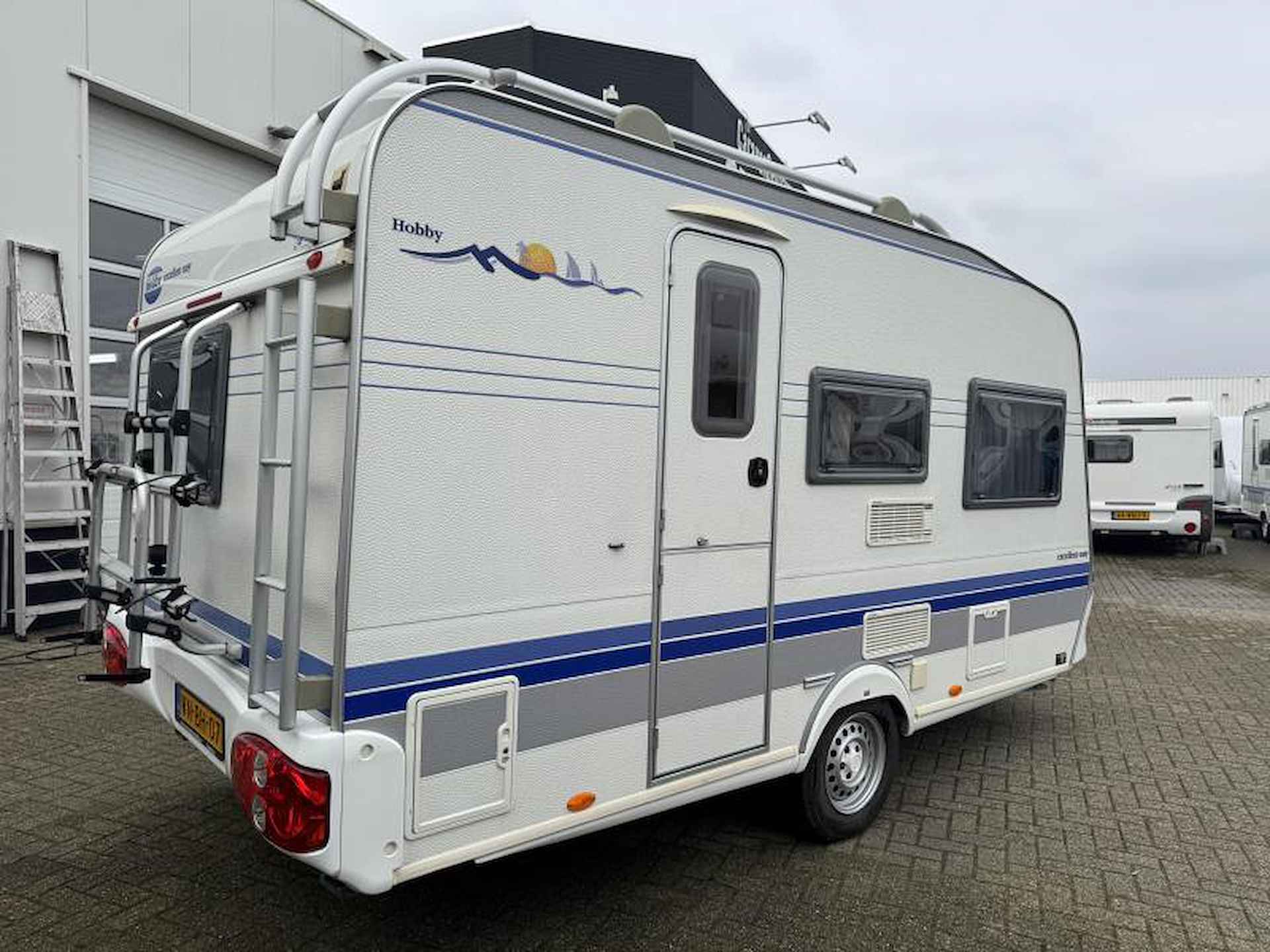 Hobby Excellent Easy 400 SF met voortent en luifel - 3/14