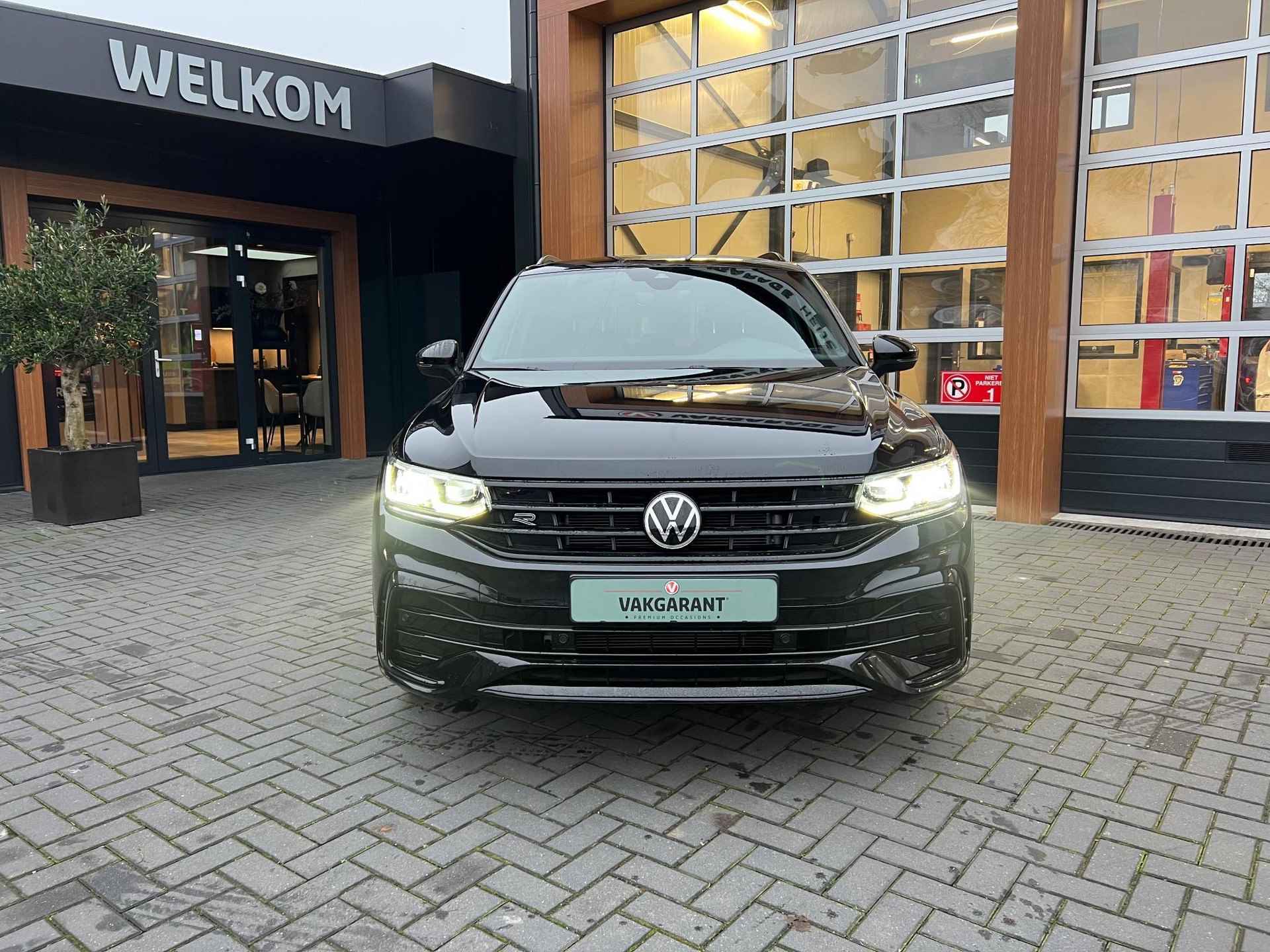 Volkswagen Tiguan 1.5 TSI R-Line Black Style | Nieuw Type | 19 Inch | Led Plus | Navi | - 7/17