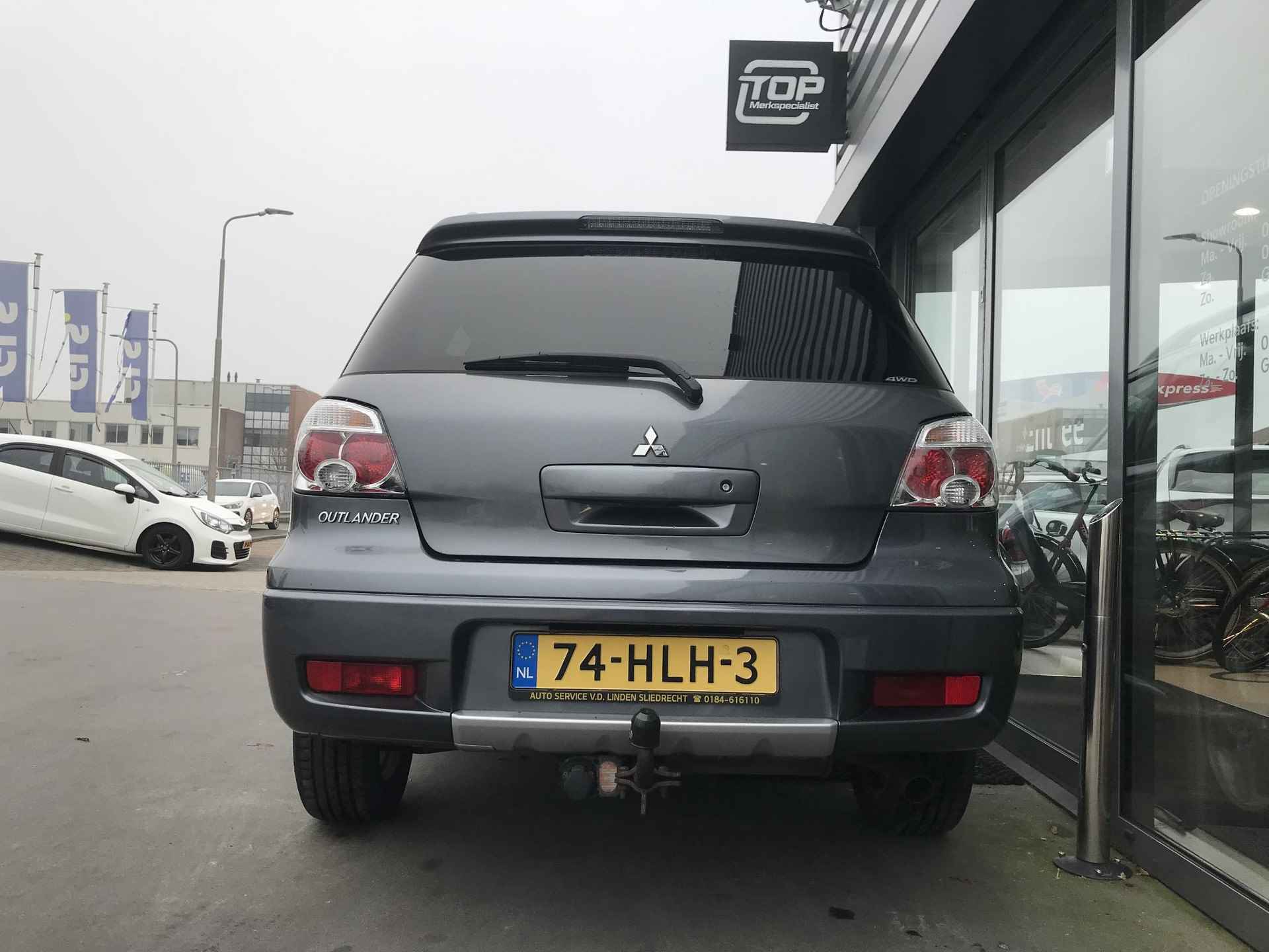 Mitsubishi Outlander Sport 2.4 Intense 4WD - 4/18