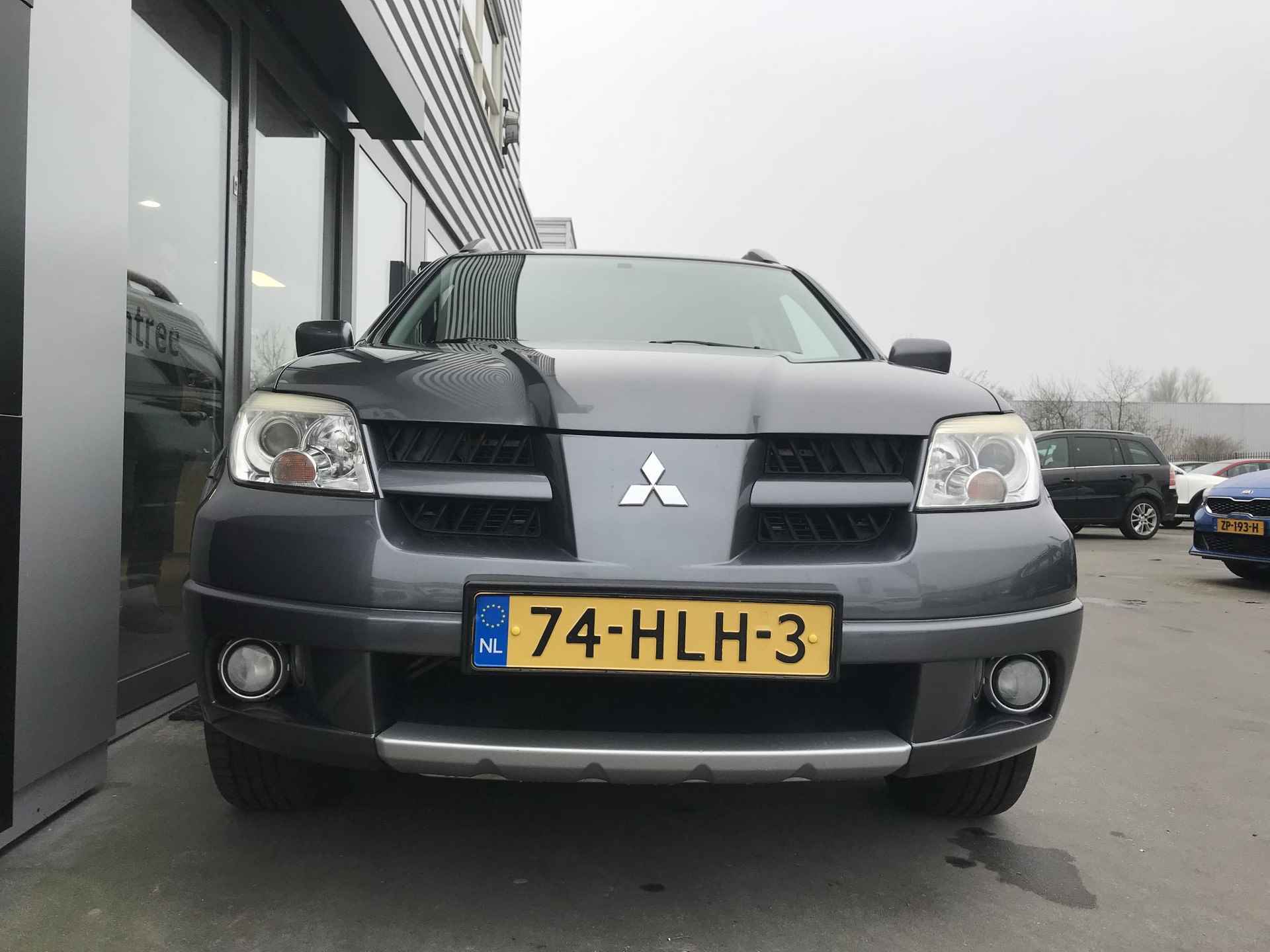 Mitsubishi Outlander Sport 2.4 Intense 4WD - 5/18