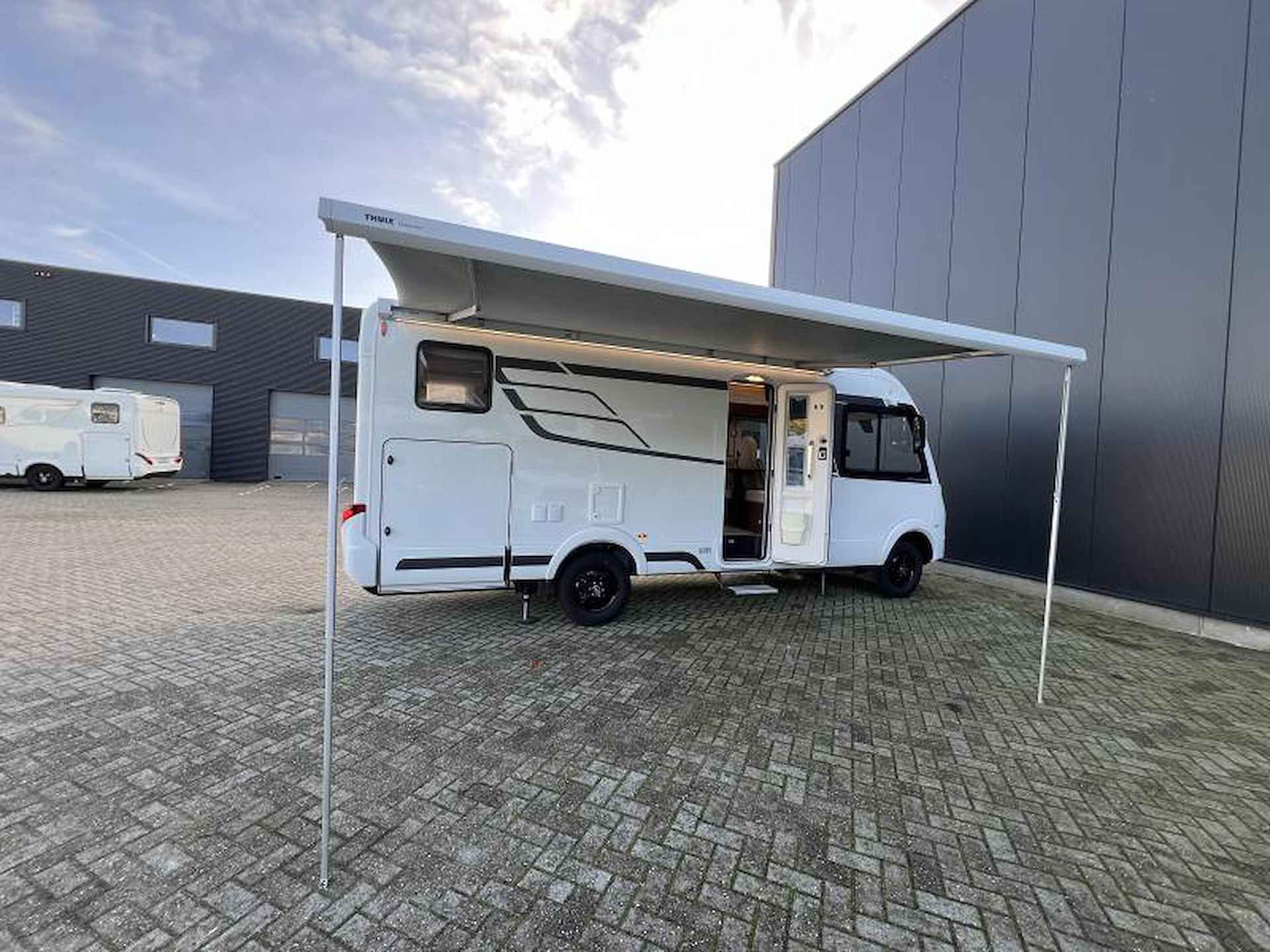 Hymer BMC-I 600  WhiteLine Levelsysteem - 5/14