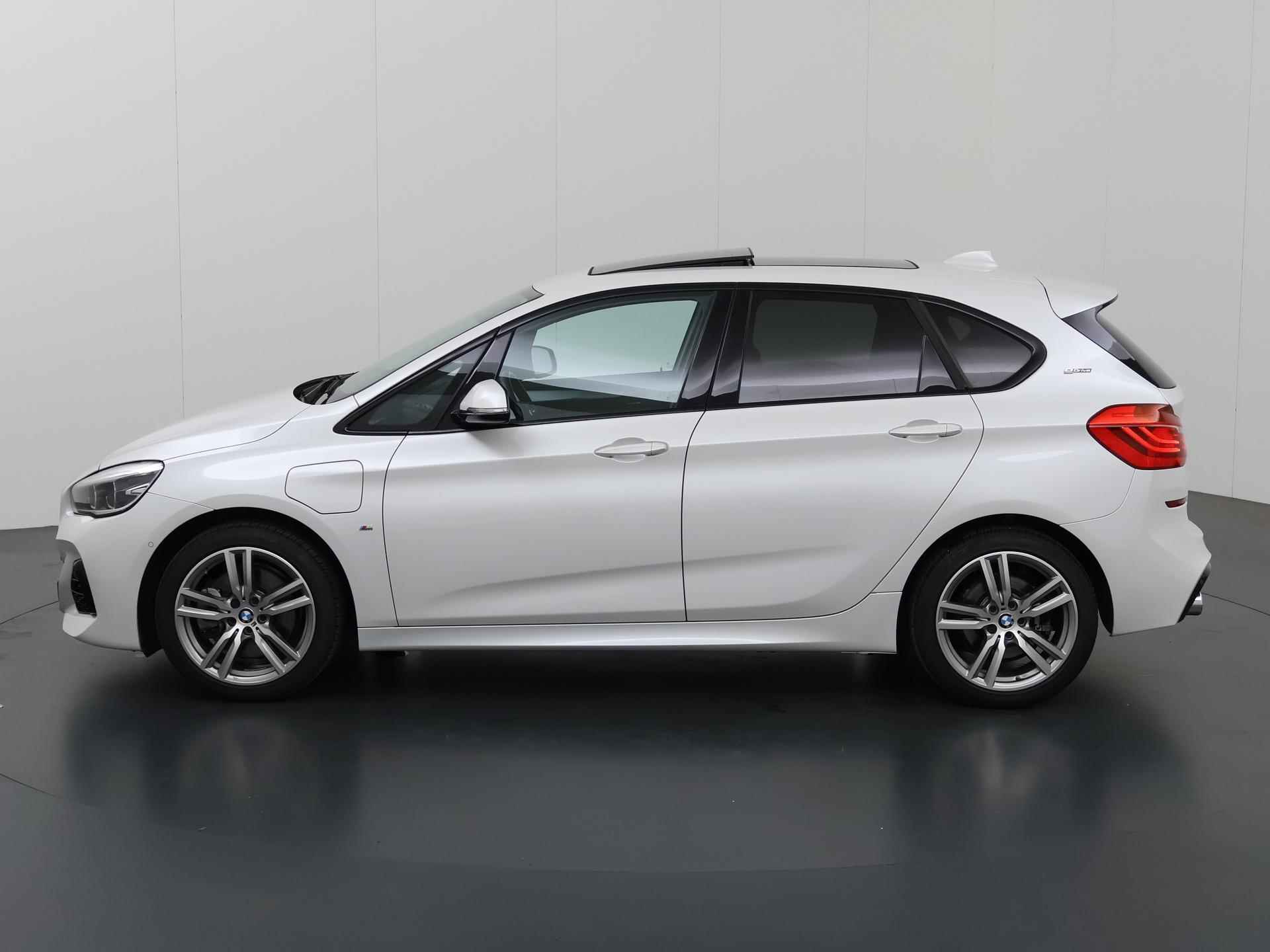 BMW 2-serie Active Tourer 225xe iPerformance High Executive M Sport | Panoramadak | Navigatie| Parkeercamera | Leder met Memory | Stoelverwarming | Head Up | Cruise Control Adaptief | Keyless | - 6/43