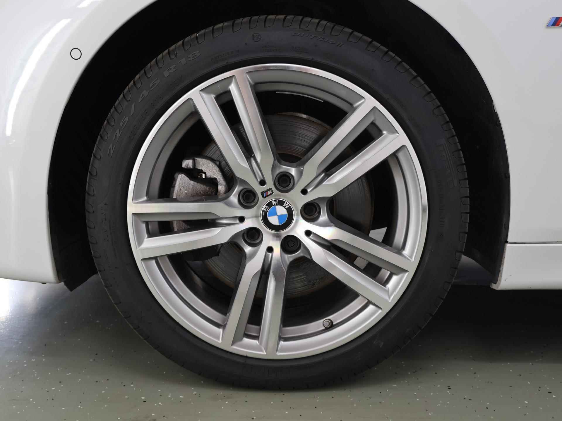 BMW 2-serie Active Tourer 225xe iPerformance High Executive M Sport | Panoramadak | Navigatie| Parkeercamera | Leder met Memory | Stoelverwarming | Head Up | Cruise Control Adaptief | Keyless | - 41/43