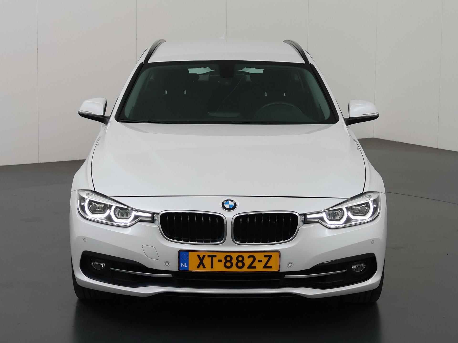 BMW 3-serie Touring 320i Executive SportLine | Navigatie | Parkeersensoren | Stoelverwarming | Keyless go | Ele. kofferdeksel | Climate Control | Cruise Control | - 4/43