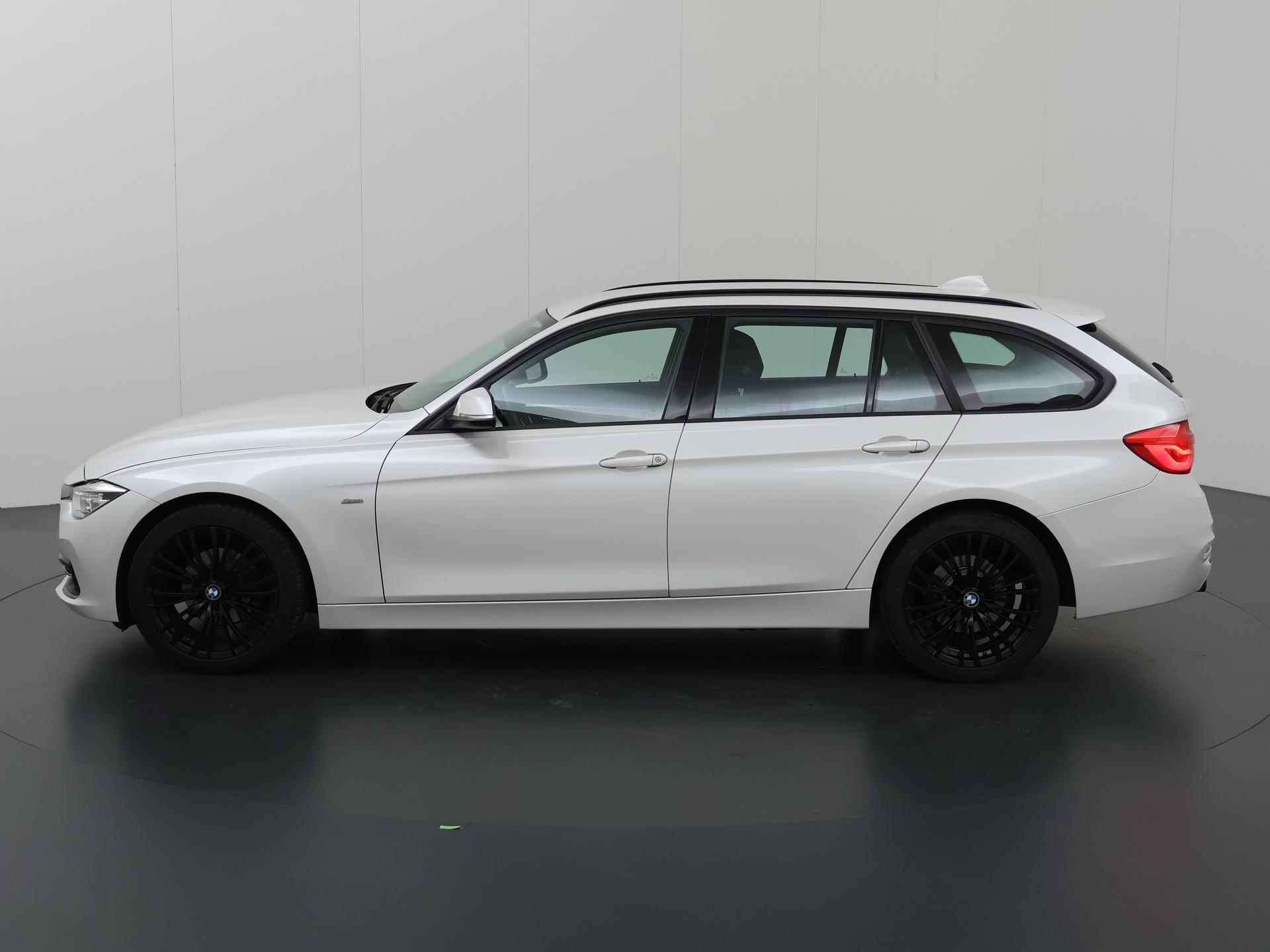 BMW 3-serie Touring 320i Executive SportLine | Navigatie | Parkeersensoren | Stoelverwarming | Keyless go | Ele. kofferdeksel | Climate Control | Cruise Control | - 6/43