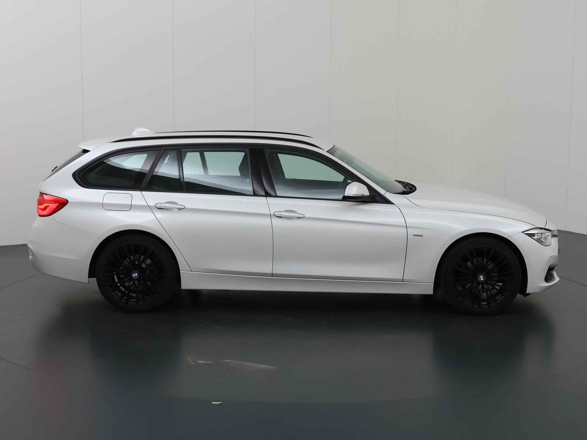 BMW 3-serie Touring 320i Executive SportLine | Navigatie | Parkeersensoren | Stoelverwarming | Keyless go | Ele. kofferdeksel | Climate Control | Cruise Control | - 7/43