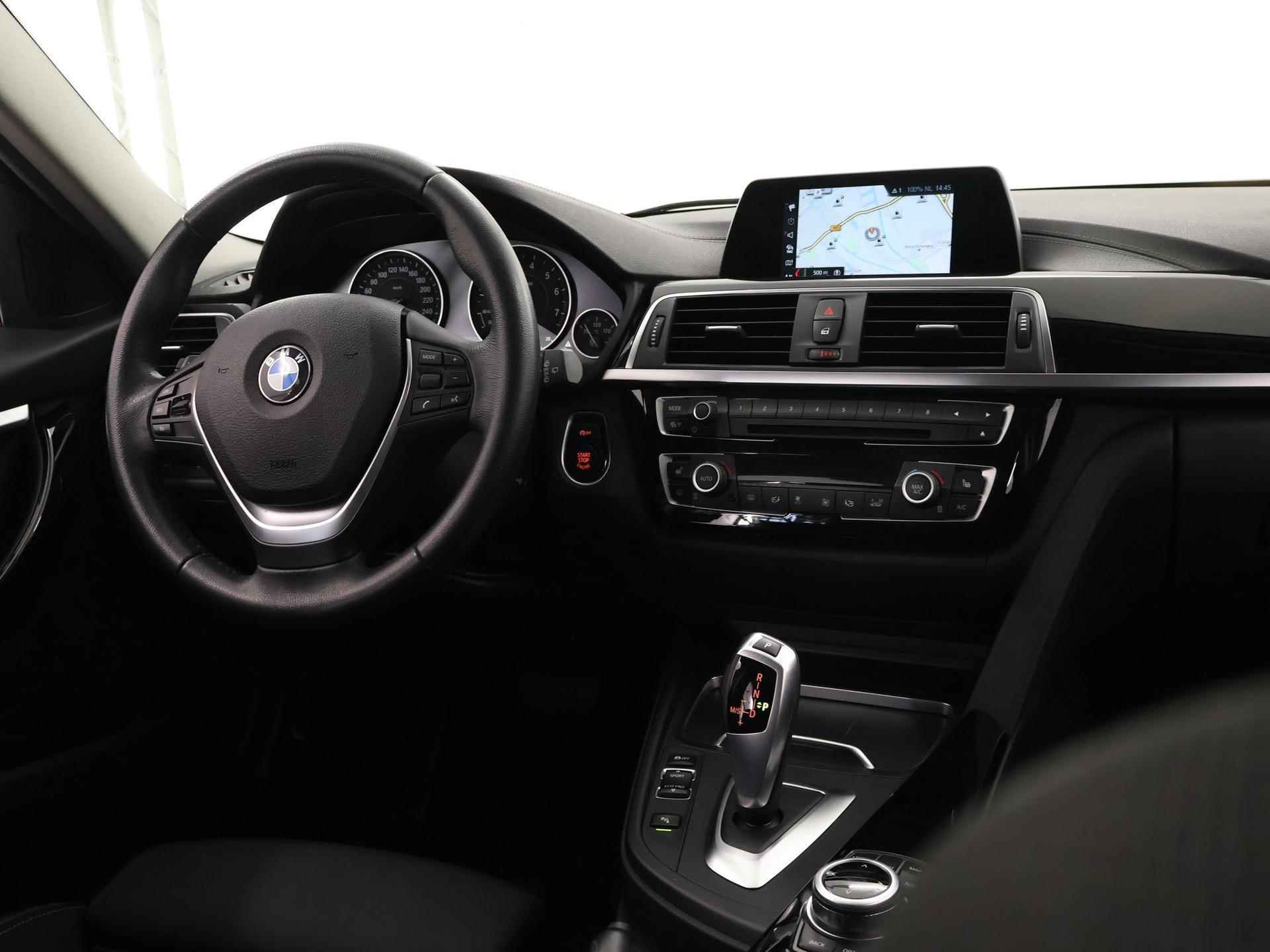 BMW 3-serie Touring 320i Executive SportLine | Navigatie | Parkeersensoren | Stoelverwarming | Keyless go | Ele. kofferdeksel | Climate Control | Cruise Control | - 10/43