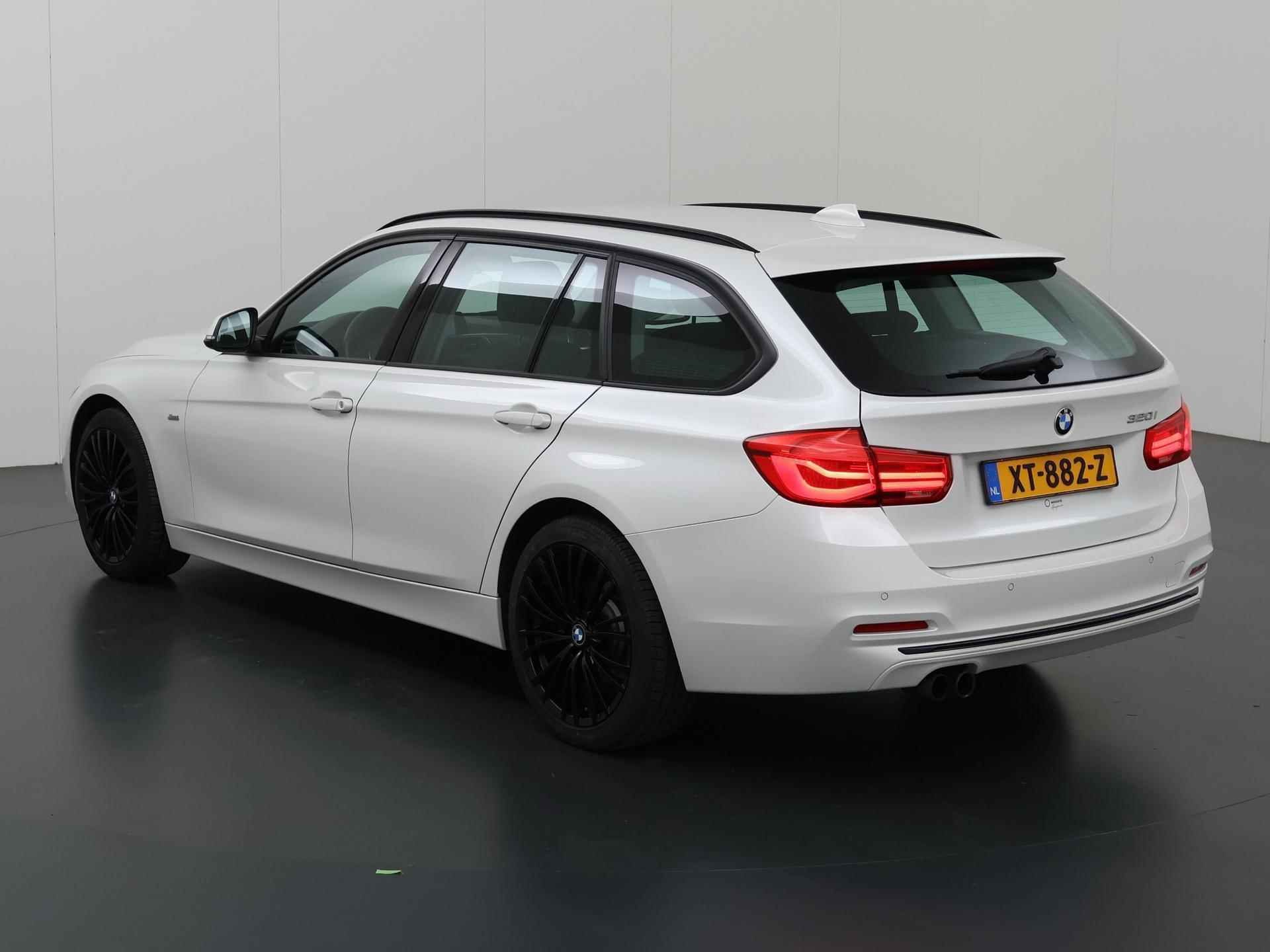 BMW 3-serie Touring 320i Executive SportLine | Navigatie | Parkeersensoren | Stoelverwarming | Keyless go | Ele. kofferdeksel | Climate Control | Cruise Control | - 23/43