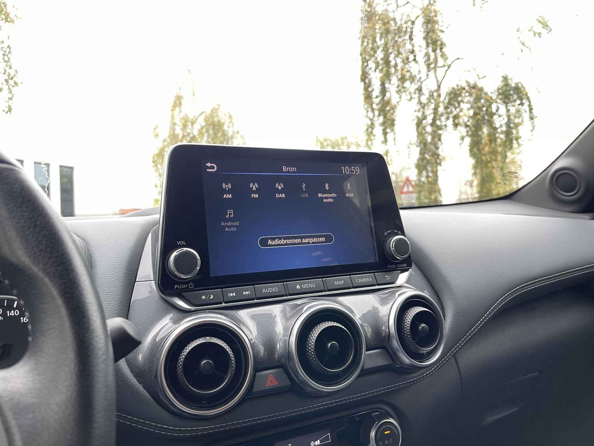 Nissan Juke 1.0 DIG-T N-Connecta | Trekhaak | Navigatie | Camera | 19'' Velgen | Apple Carplay/Android Auto | Keyless Entry | LED Koplampen | Rijklaarprijs! - 18/27