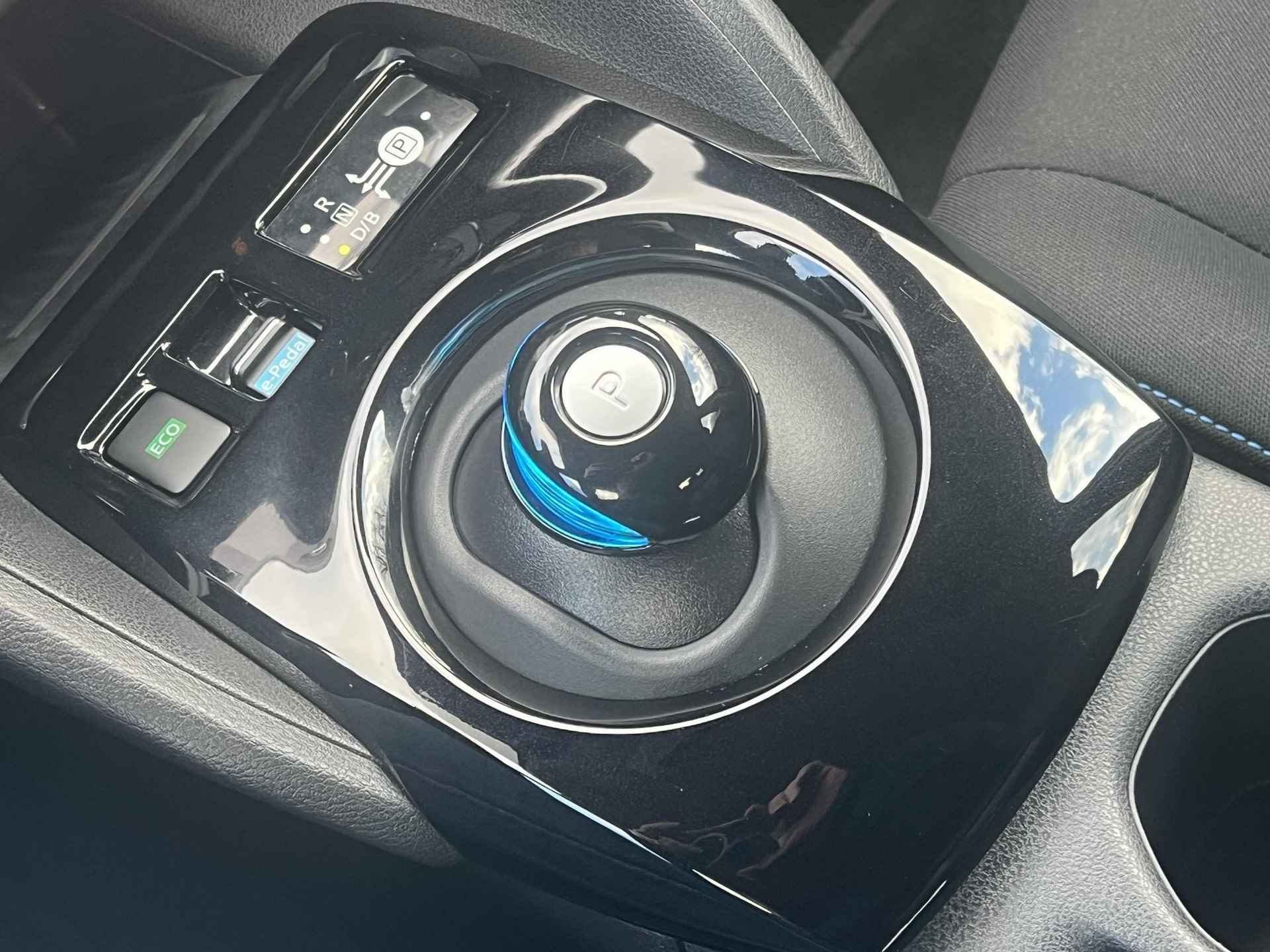 Nissan LEAF e+ N-Connecta 59 kWh 62kWh Automaat / Accu SoH 97,55 % / LED Koplampen / Winterpakket / Navigatie / Rondom zicht camera 360° / Apple Carplay Android / - 17/48