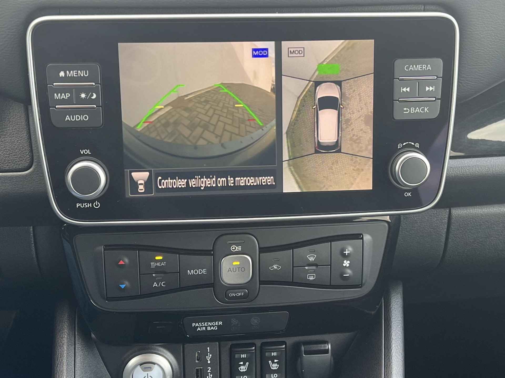 Nissan LEAF e+ N-Connecta 59 kWh 62kWh Automaat / Accu SoH 97,55 % / LED Koplampen / Winterpakket / Navigatie / Rondom zicht camera 360° / Apple Carplay Android / - 35/48