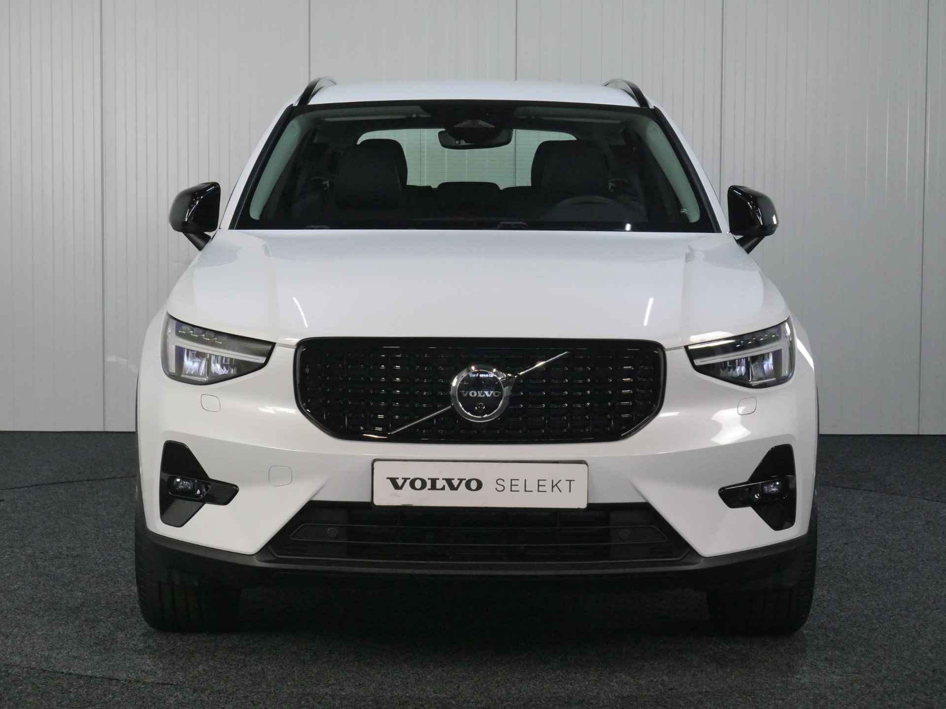 Volvo XC40 B3 AUT7 163PK Plus Dark, Adaptieve Cruise Control, Pilot Assist, Harman/Kardon Audiosysteem, Lederen bekleding, DAB+, Grootlicht assistent, Keyless entry/ start, Verwarmbare Voorruit, Trekhaak - 11/46