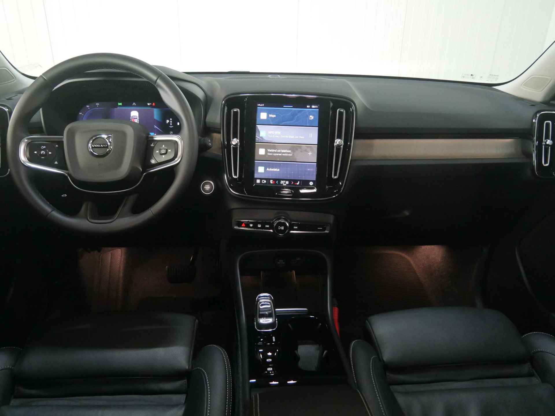 Volvo XC40 B3 AUT7 163PK Plus Dark, Adaptieve Cruise Control, Pilot Assist, Harman/Kardon Audiosysteem, Lederen bekleding, DAB+, Grootlicht assistent, Keyless entry/ start, Verwarmbare Voorruit, Trekhaak - 23/46