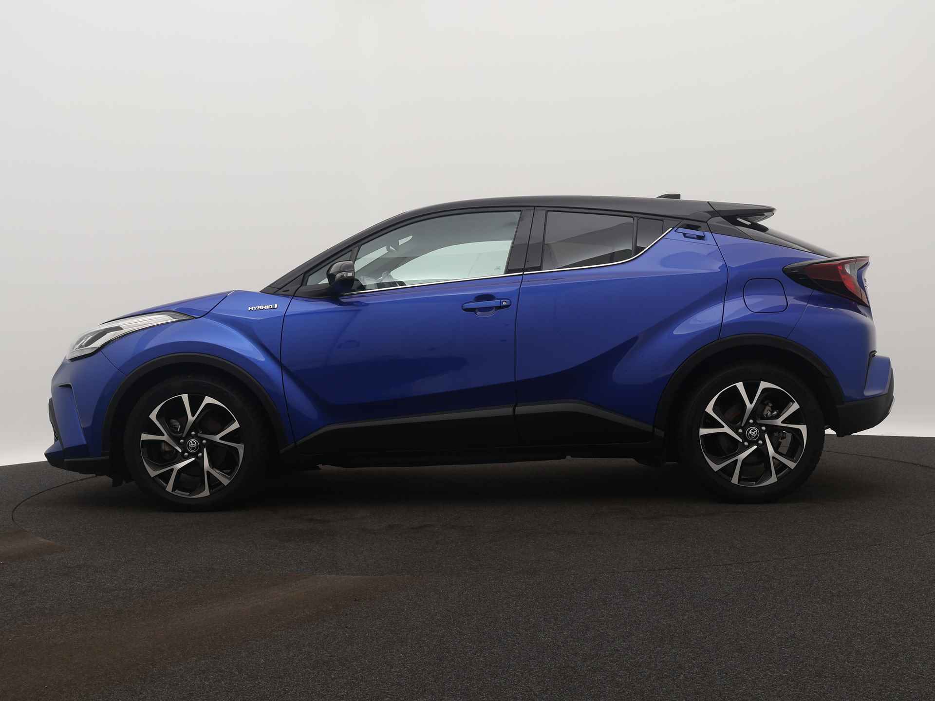 Toyota C-HR 2.0 Hybrid Dynamic Bi-Tone Limited | Navigatie | Stoelverwarming | - 4/45