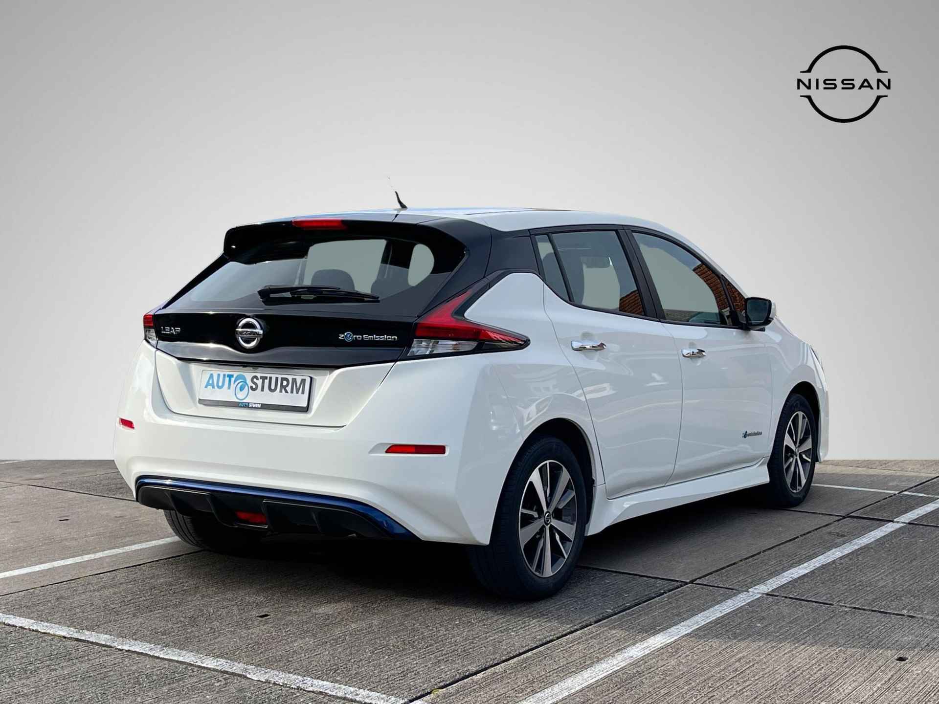 Nissan LEAF Acenta 40 kWh *SUBSIDIE MOGELIJK* | Navigatie | Camera | Adapt. Cruise Control | Apple Carplay/Android Auto | Keyless Entry | Dodehoek Detectie | Rijklaarprijs! - 4/26