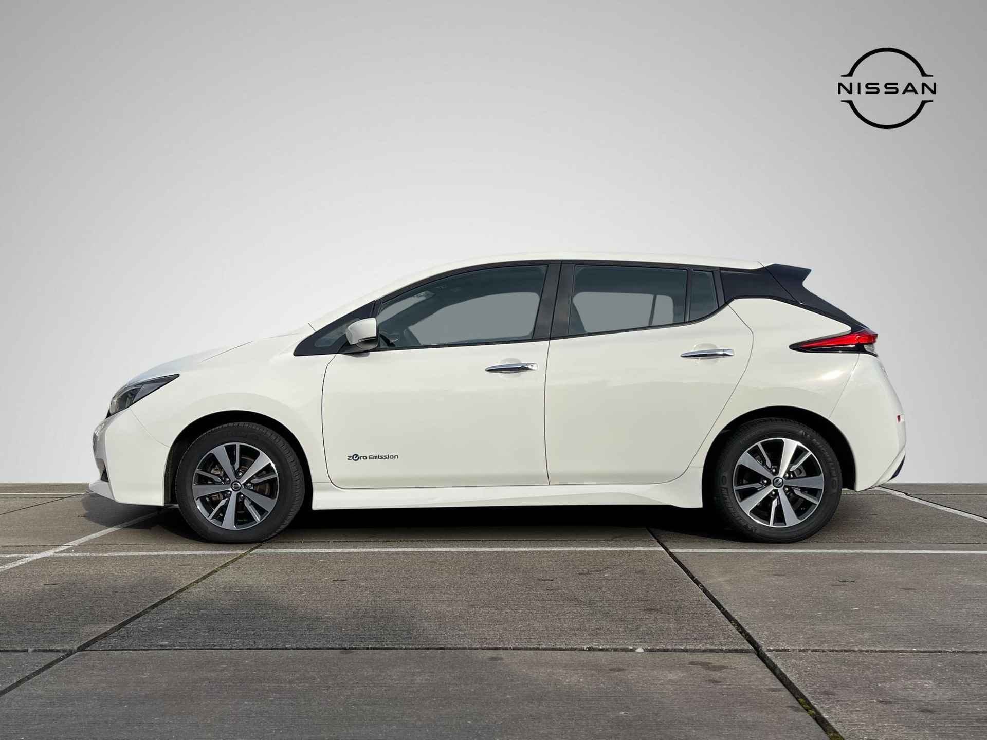 Nissan LEAF Acenta 40 kWh *SUBSIDIE MOGELIJK* | Navigatie | Camera | Adapt. Cruise Control | Apple Carplay/Android Auto | Keyless Entry | Dodehoek Detectie | Rijklaarprijs! - 7/26