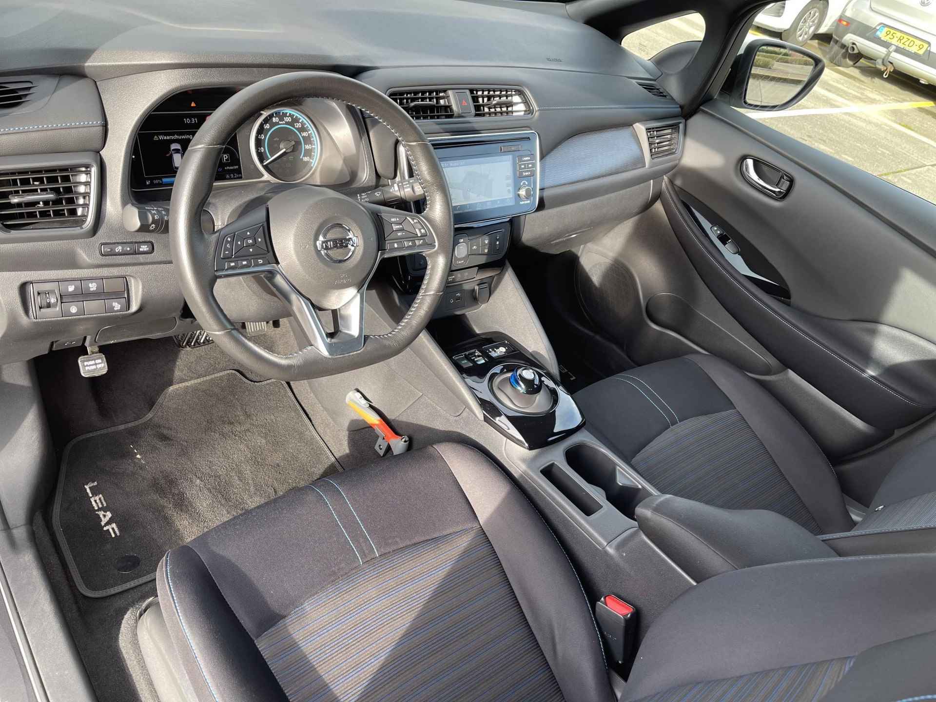 Nissan LEAF Acenta 40 kWh *SUBSIDIE MOGELIJK* | Navigatie | Camera | Adapt. Cruise Control | Apple Carplay/Android Auto | Keyless Entry | Dodehoek Detectie | Rijklaarprijs! - 10/26