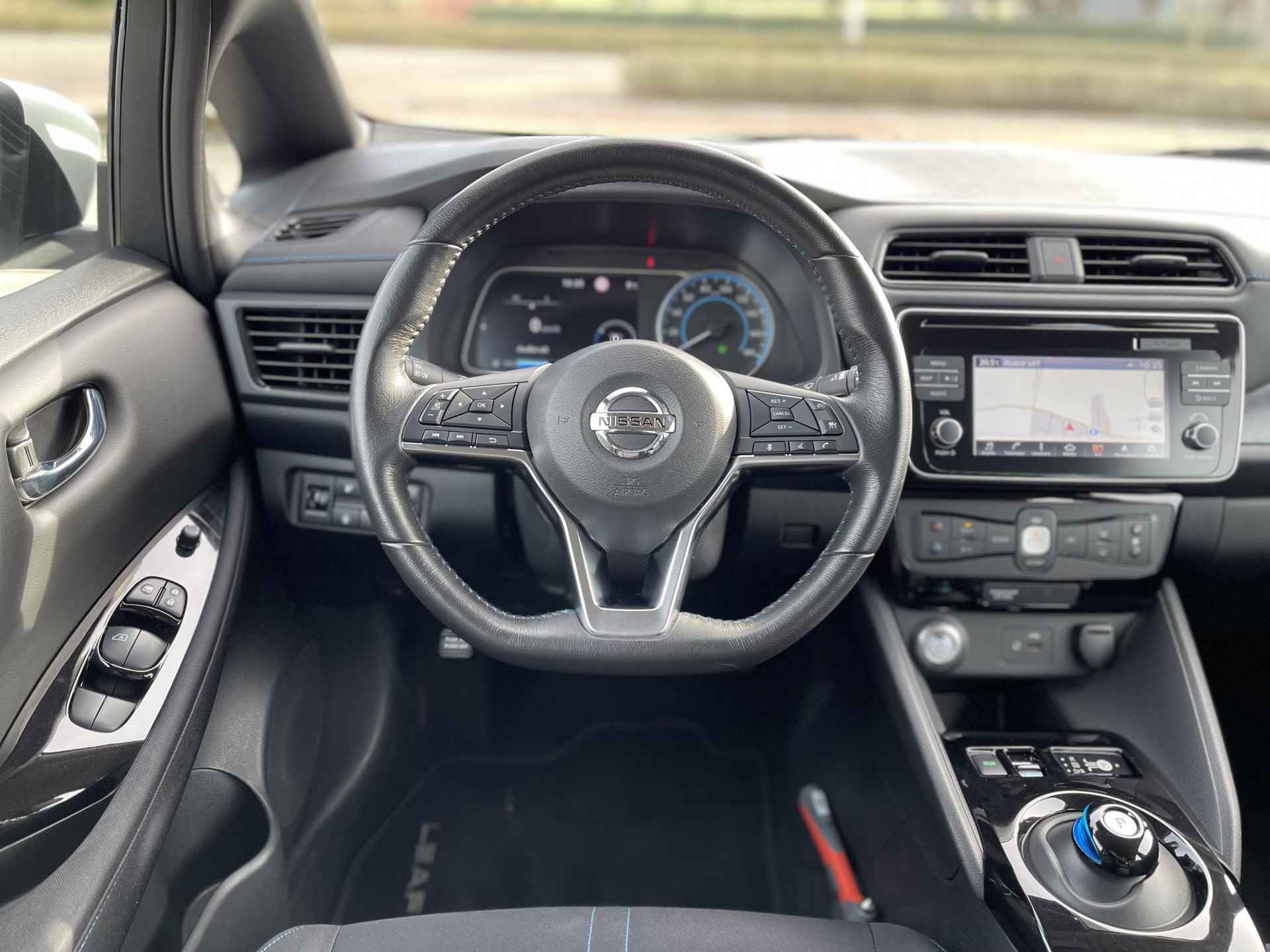 Nissan LEAF Acenta 40 kWh *SUBSIDIE MOGELIJK* | Navigatie | Camera | Adapt. Cruise Control | Apple Carplay/Android Auto | Keyless Entry | Dodehoek Detectie | Rijklaarprijs! - 14/26