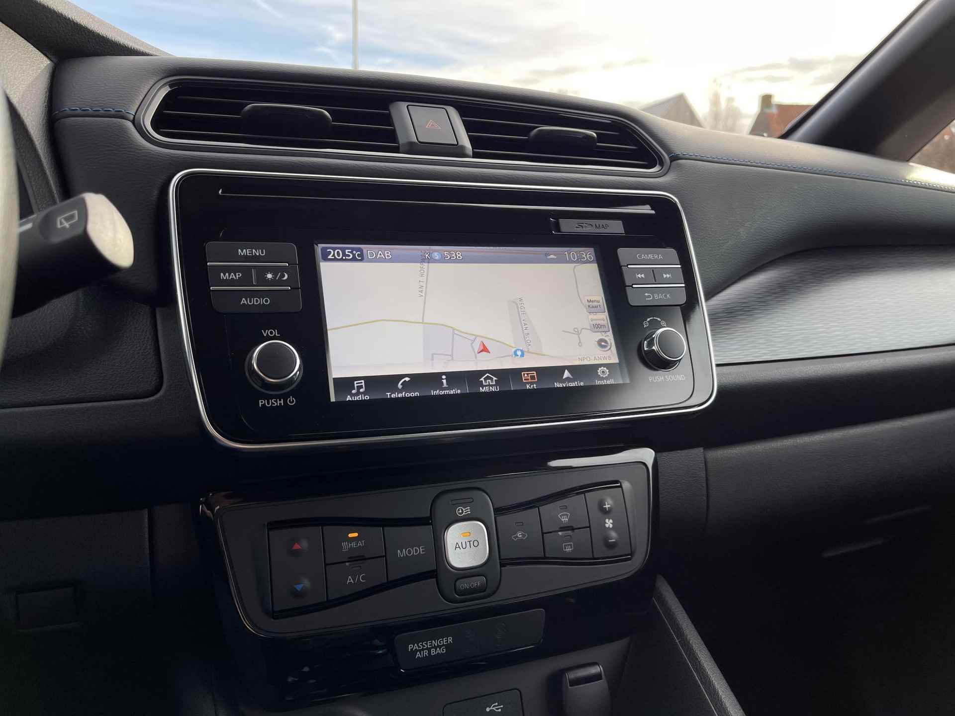 Nissan LEAF Acenta 40 kWh *SUBSIDIE MOGELIJK* | Navigatie | Camera | Adapt. Cruise Control | Apple Carplay/Android Auto | Keyless Entry | Dodehoek Detectie | Rijklaarprijs! - 16/26