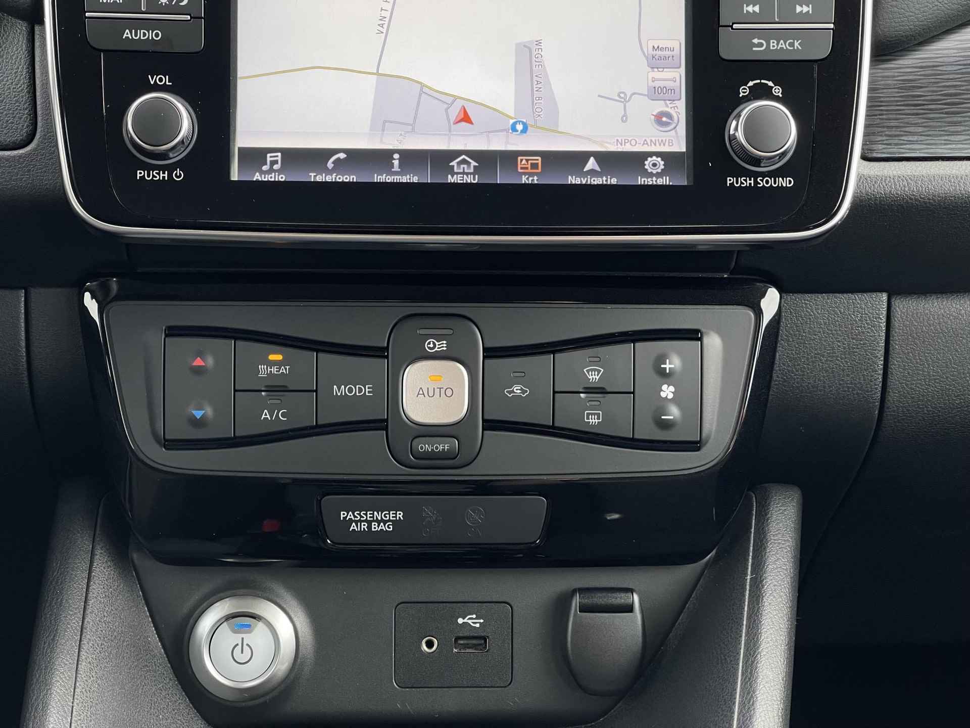 Nissan LEAF Acenta 40 kWh *SUBSIDIE MOGELIJK* | Navigatie | Camera | Adapt. Cruise Control | Apple Carplay/Android Auto | Keyless Entry | Dodehoek Detectie | Rijklaarprijs! - 19/26
