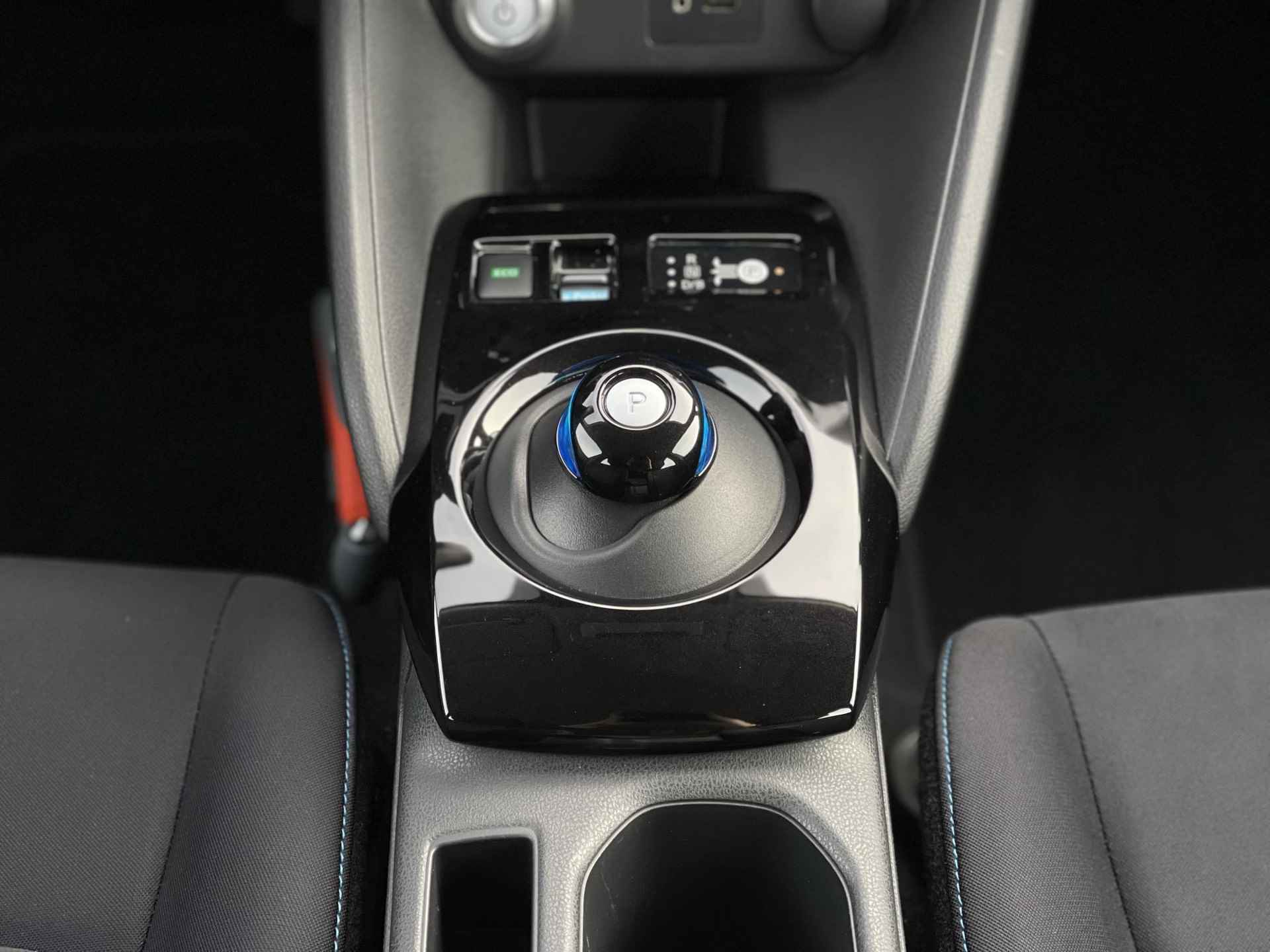 Nissan LEAF Acenta 40 kWh *SUBSIDIE MOGELIJK* | Navigatie | Camera | Adapt. Cruise Control | Apple Carplay/Android Auto | Keyless Entry | Dodehoek Detectie | Rijklaarprijs! - 20/26