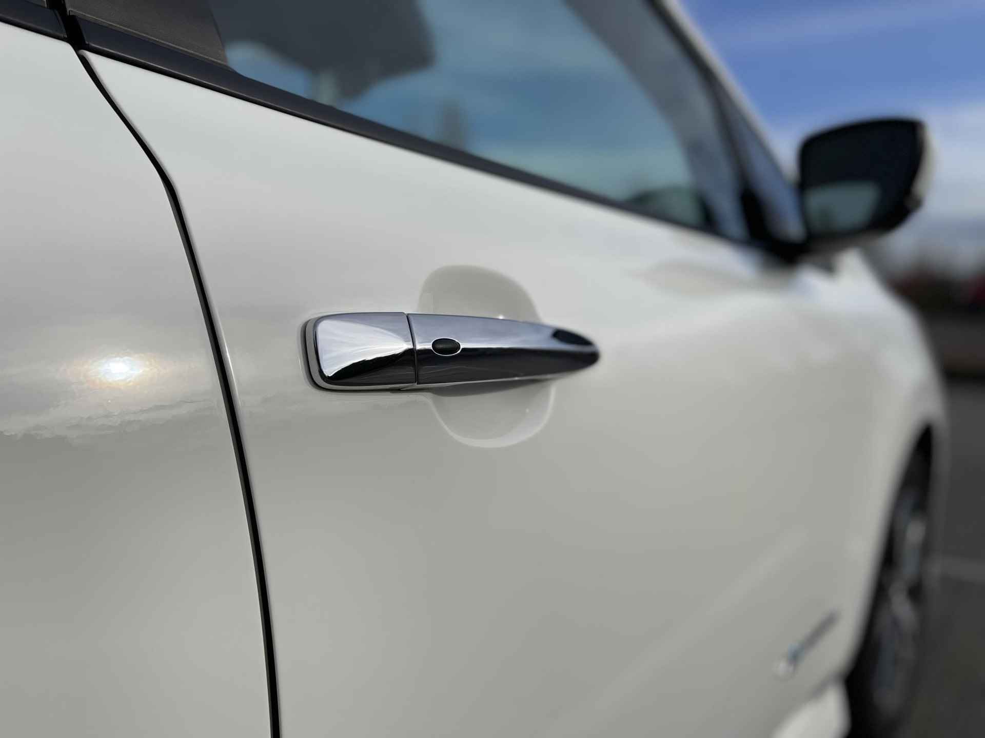 Nissan LEAF Acenta 40 kWh *SUBSIDIE MOGELIJK* | Navigatie | Camera | Adapt. Cruise Control | Apple Carplay/Android Auto | Keyless Entry | Dodehoek Detectie | Rijklaarprijs! - 21/26