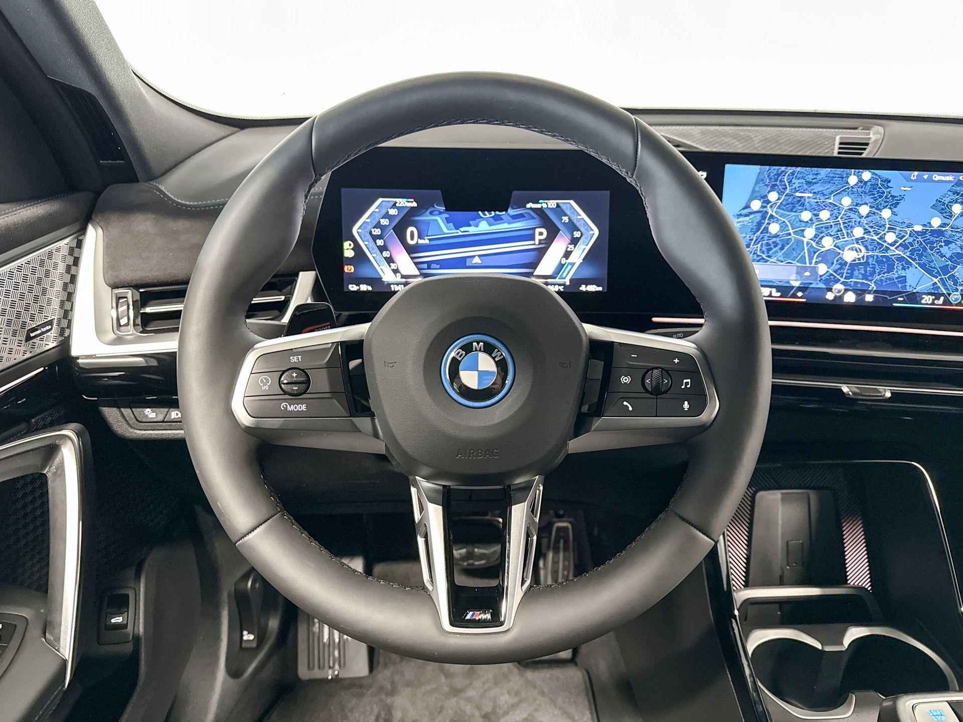 BMW iX2 eDrive20 67kWh | M Sportpakket Pro | Trekhaak met elektrisch wegklapbare kogel - 11/23