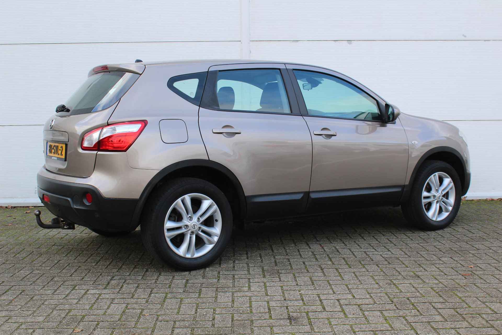 Nissan Qashqai 1.6 Acenta / Trekhaak (1200 KG) / Dealer Onderhouden / Climate Control / Cruise Control / Parkeersensoren Achter / - 3/32