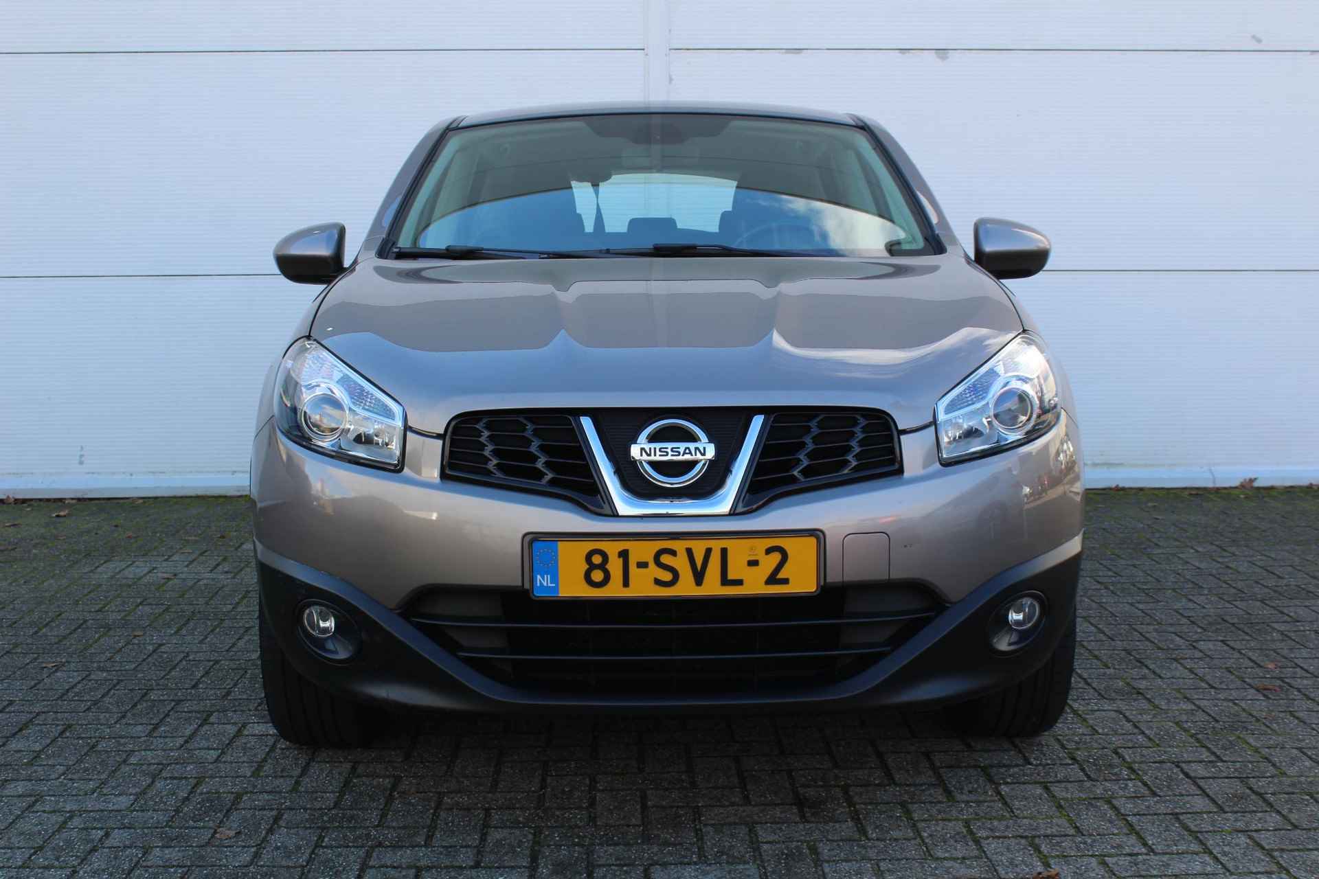 Nissan Qashqai 1.6 Acenta / Trekhaak (1200 KG) / Dealer Onderhouden / Climate Control / Cruise Control / Parkeersensoren Achter / - 29/32