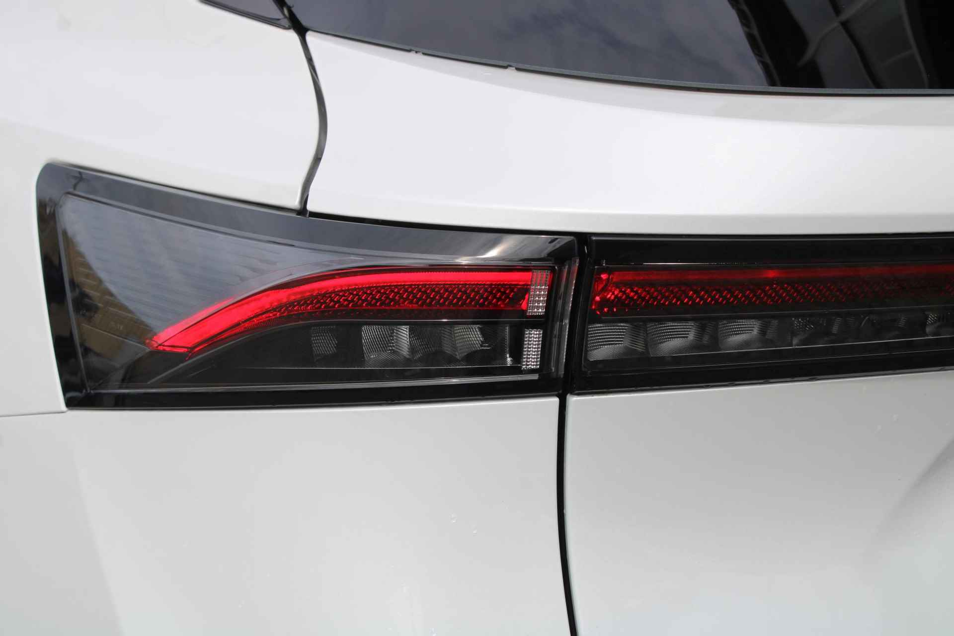 Nissan Ariya e-4ORCE Evolve 91 kWh 306PK AUTOMAAT | Schuif/Kantel dak | 360-Camera | Parkeersensoren | Adaptive cruise control | Stoelwarwarming voor/achter | Stuur/Voorruitverwarming | Elektrische voorstoelen met geheugen | Elektrische achterklep | Head-up display | Navigatie | - 15/80