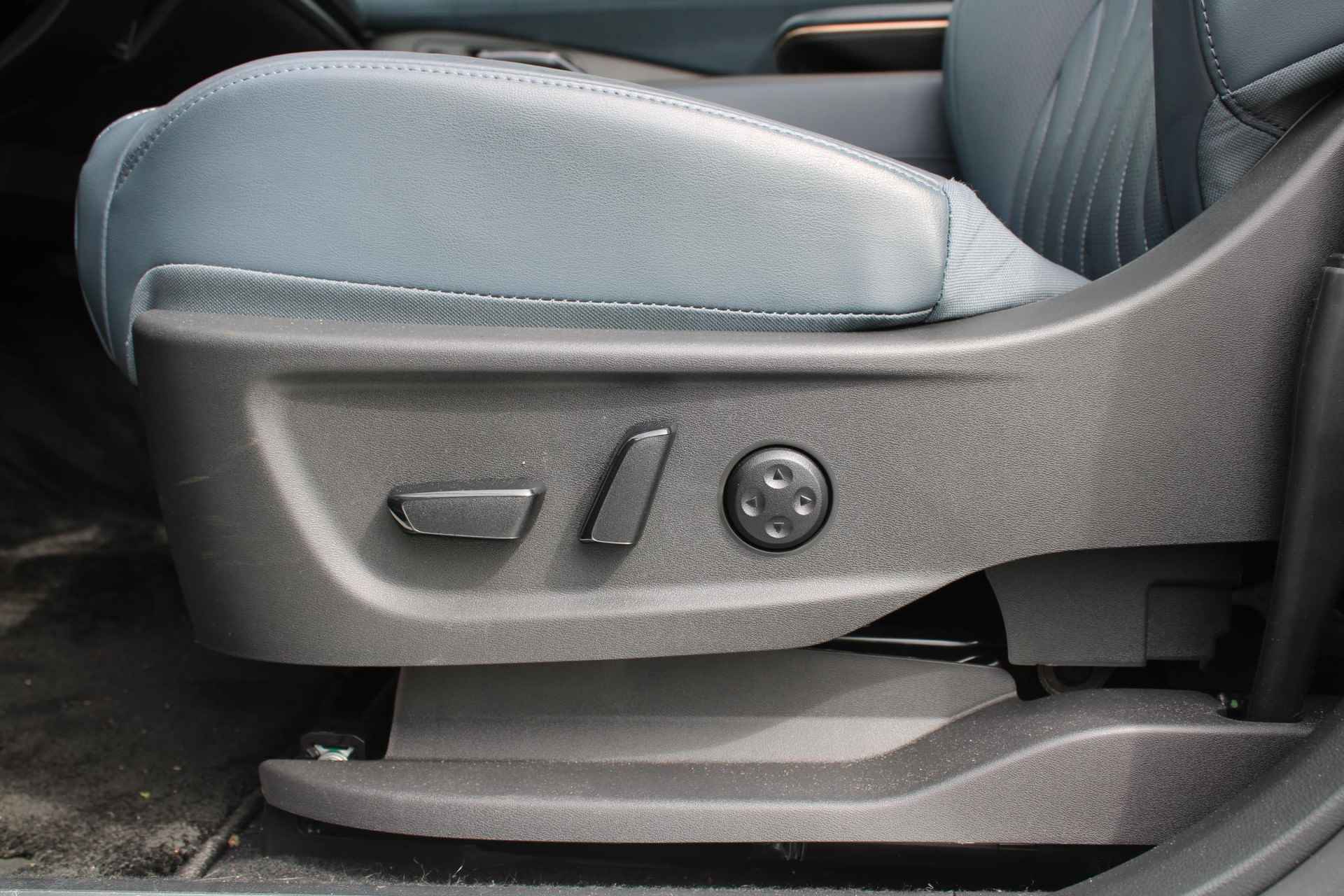 Nissan Ariya e-4ORCE Evolve 91 kWh 306PK AUTOMAAT | Schuif/Kantel dak | 360-Camera | Parkeersensoren | Adaptive cruise control | Stoelwarwarming voor/achter | Stuur/Voorruitverwarming | Elektrische voorstoelen met geheugen | Elektrische achterklep | Head-up display | Navigatie | - 23/80