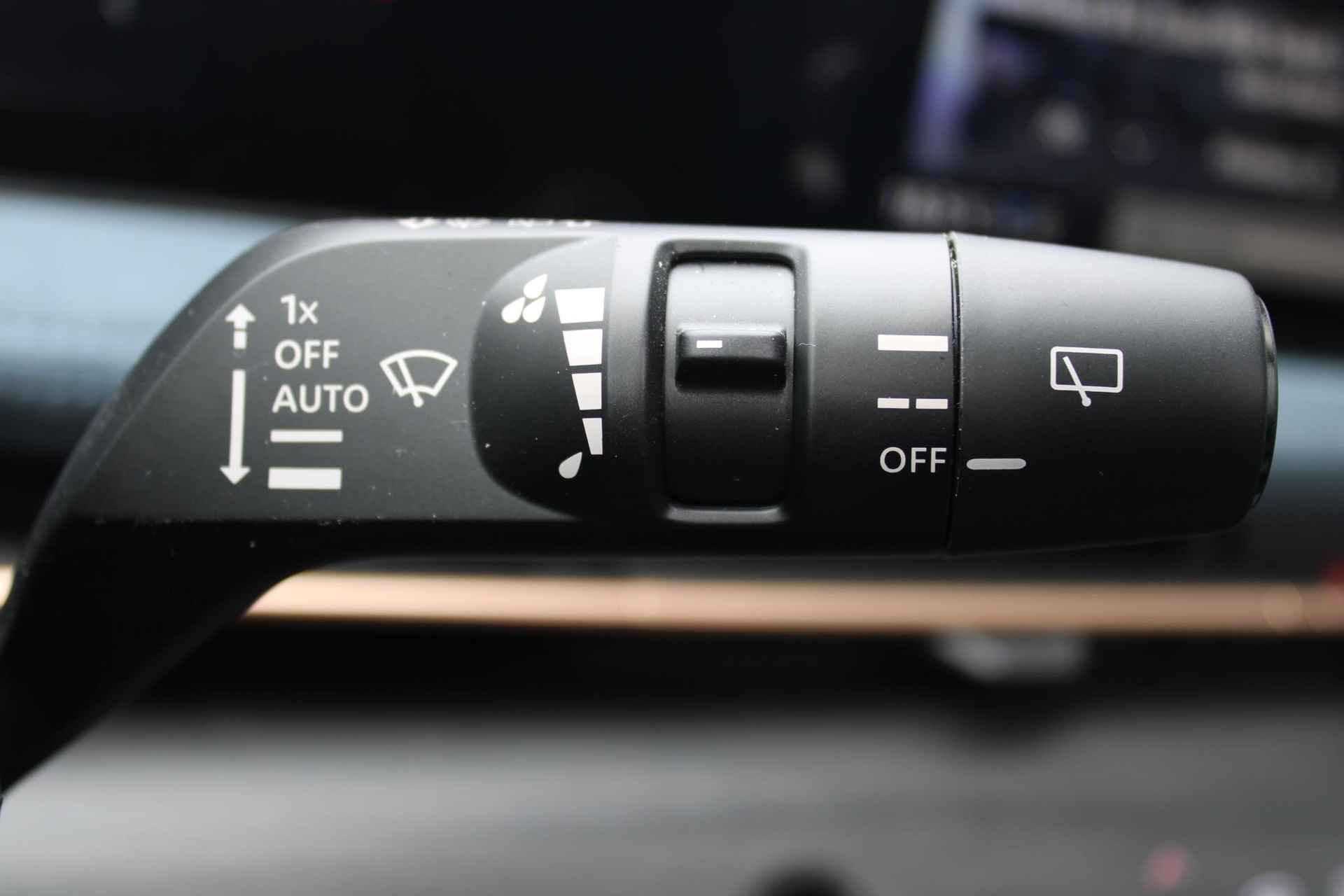 Nissan Ariya e-4ORCE Evolve 91 kWh 306PK AUTOMAAT | Schuif/Kantel dak | 360-Camera | Parkeersensoren | Adaptive cruise control | Stoelwarwarming voor/achter | Stuur/Voorruitverwarming | Elektrische voorstoelen met geheugen | Elektrische achterklep | Head-up display | Navigatie | - 69/80