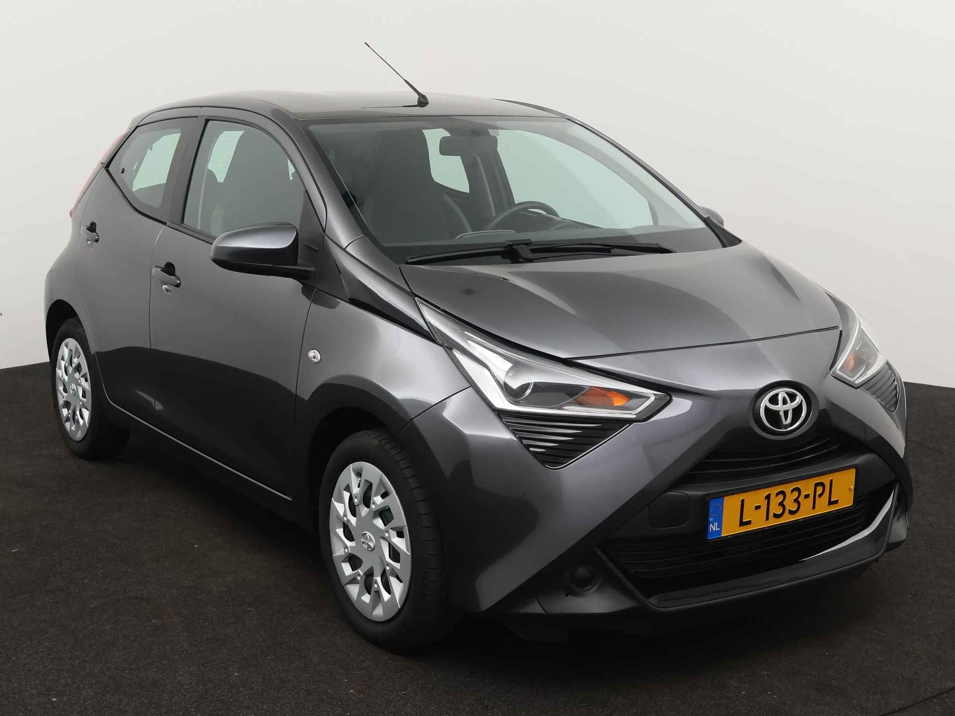 Toyota Aygo 1.0 VVT-i x-play | Airco | Apple Carplay/Android Auto | Camera | - 29/41