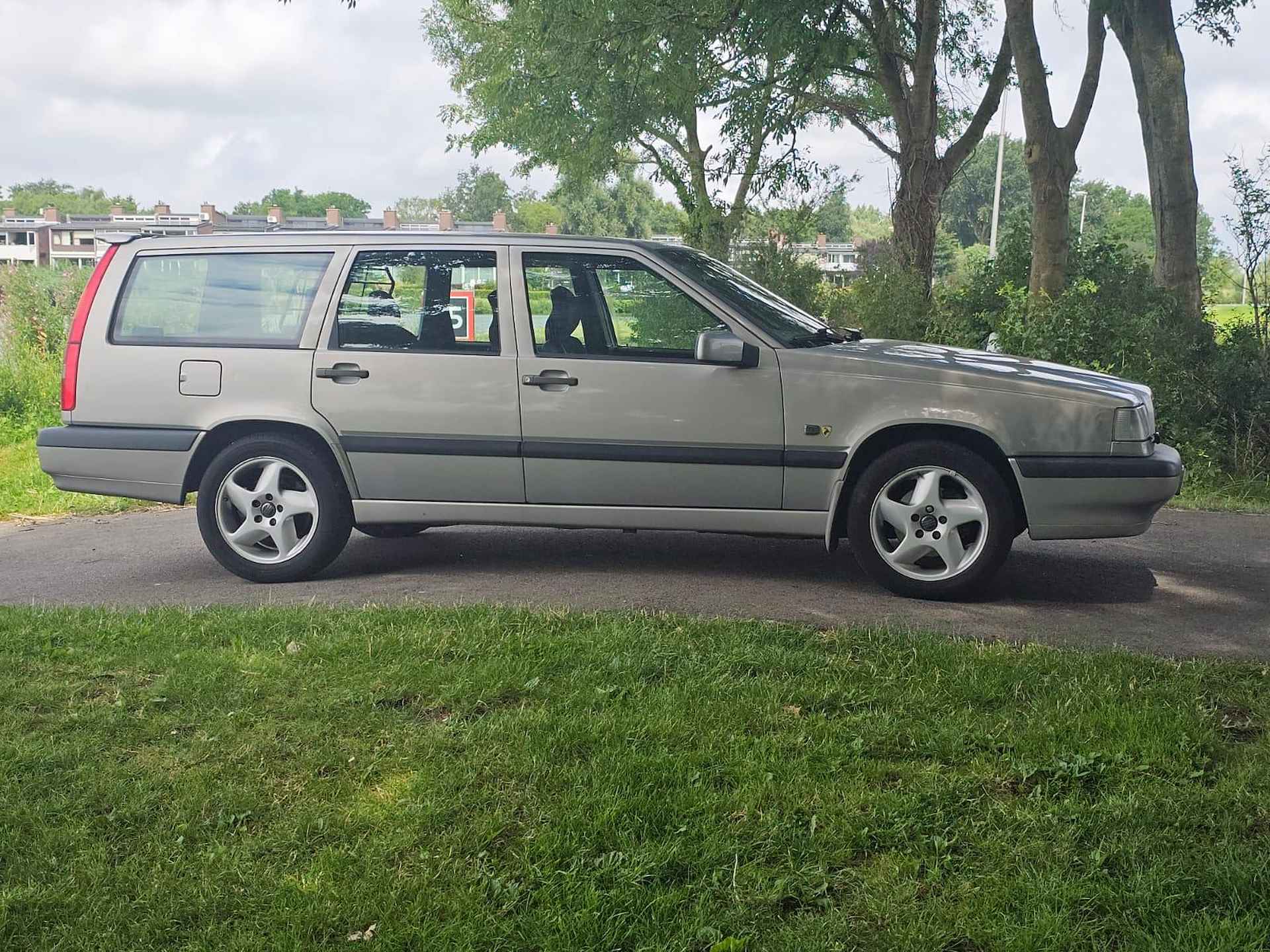 Volvo 850 2.5 - 18/22