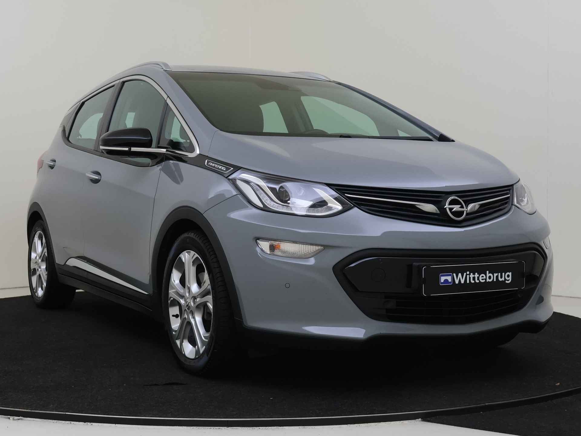 Opel Ampera-E Business executive 60 kWh 204PK | Apple Carplay | Camera | 17" Lichtmetalen Velgen | Winterpack | - 4/36