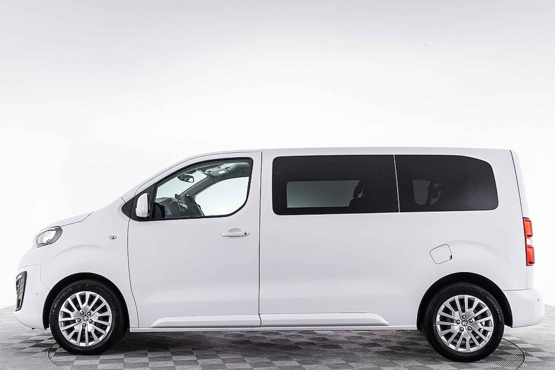 Peugeot Traveller 2.0 BlueHDi 180 Business S&S Automaat | 9-Persoons ✅ 1e Eigenaar . - 10/18