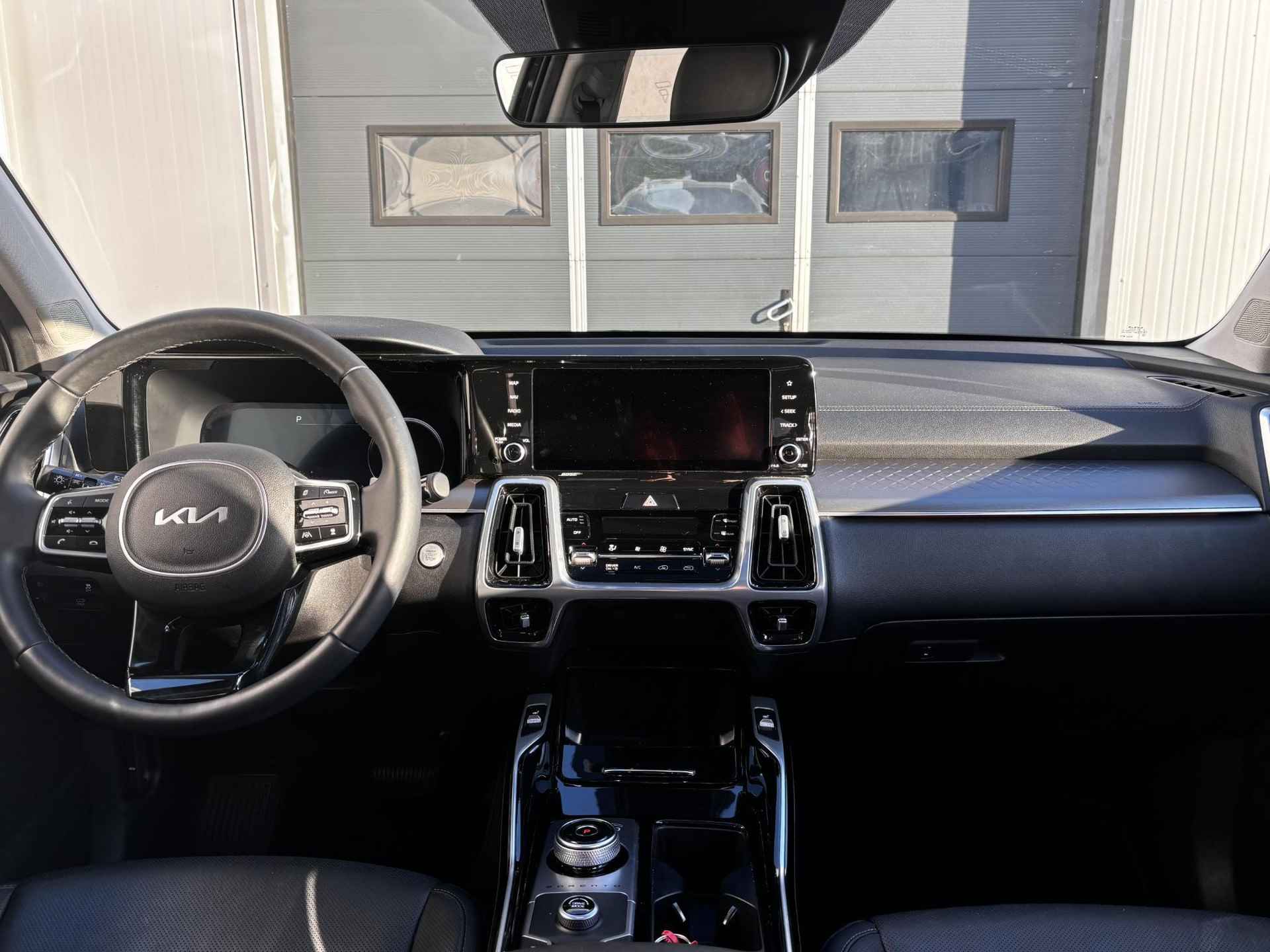 Kia Sorento 1.6 T-GDI Hybrid DynamicPlusLine Automaat | Panoramdak | Leder | Camera | Navi | Stuur/Stoelverwarming | Clima | 19" Velgen | Apple CarPlay/Android Auto | Key-Less | PDC | Cruise | LED | - 11/28