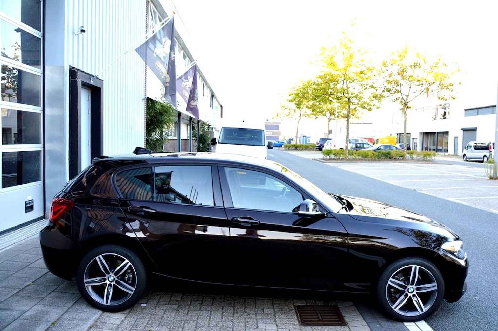 BMW 1-serie 118i Sport Line Edition LMV-18/PDC/CAM/NAVI/LEER - 13/44