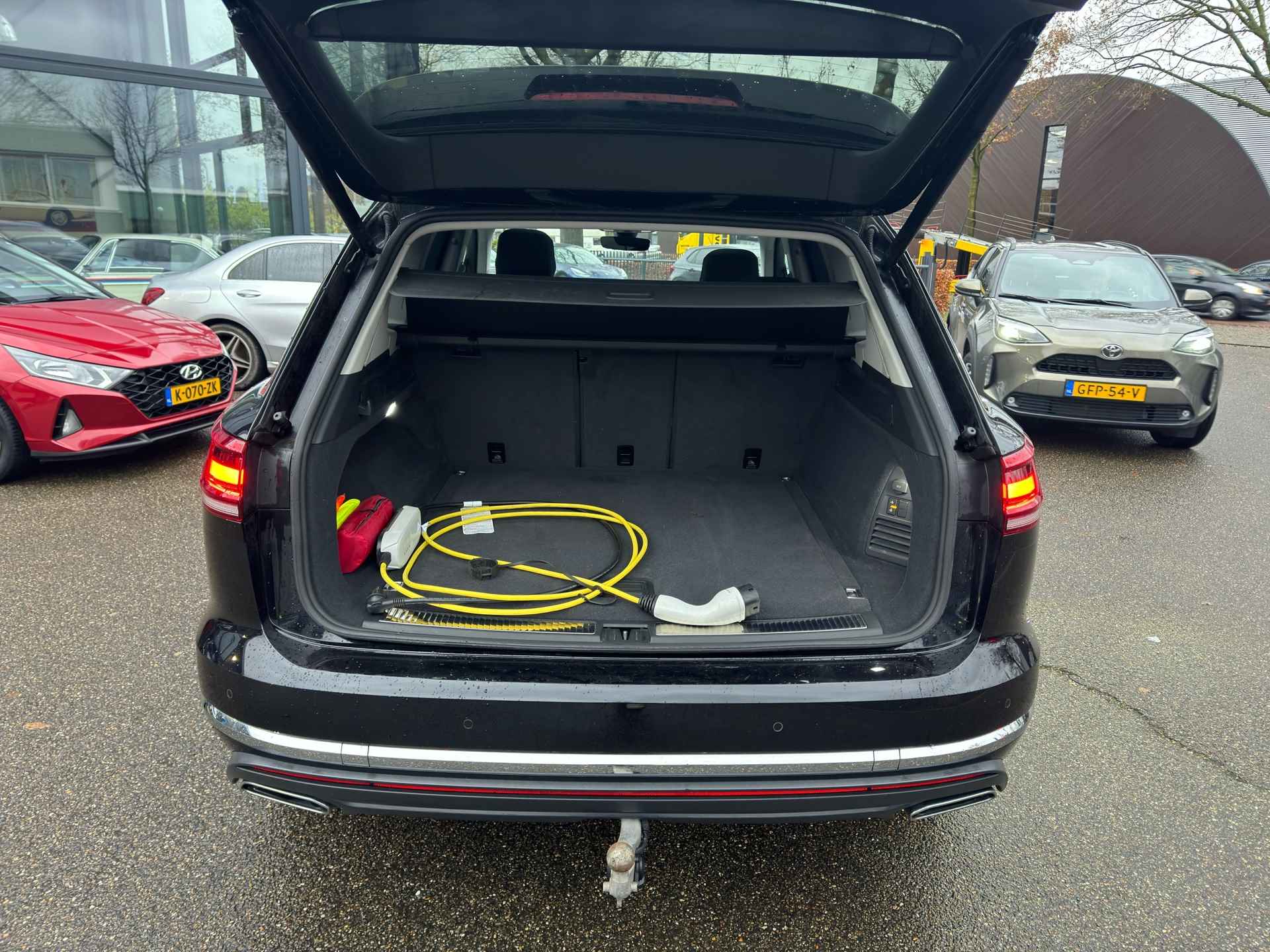 Volkswagen Touareg 3.0 TSi eHybrid 4MOTION | PANO | ELEK. TREKHAAK | VIRTUAL DASH | RIJKLAARPRIJS INCL. 12 MND. BOVAGGARANTIE - 9/48