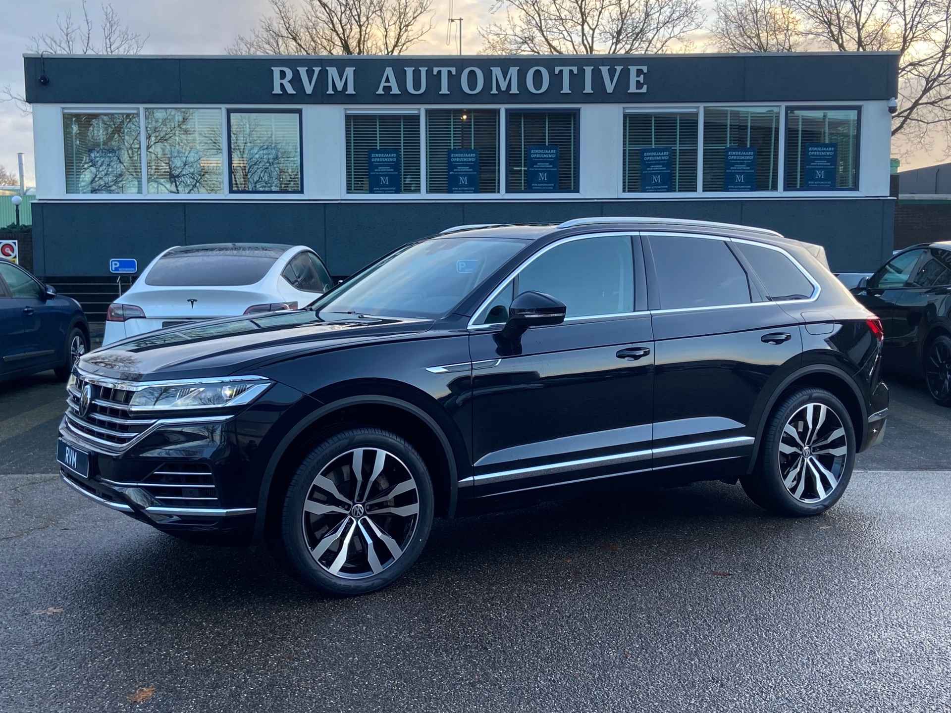 Volkswagen Touareg 3.0 TSi eHybrid 4MOTION VAN 59.900 VOOR 55.899 EINDEJAARSVOORDEEL 4.001 | PANO | ELEK. TREKHAAK | VIRTUAL DASH - 1/35