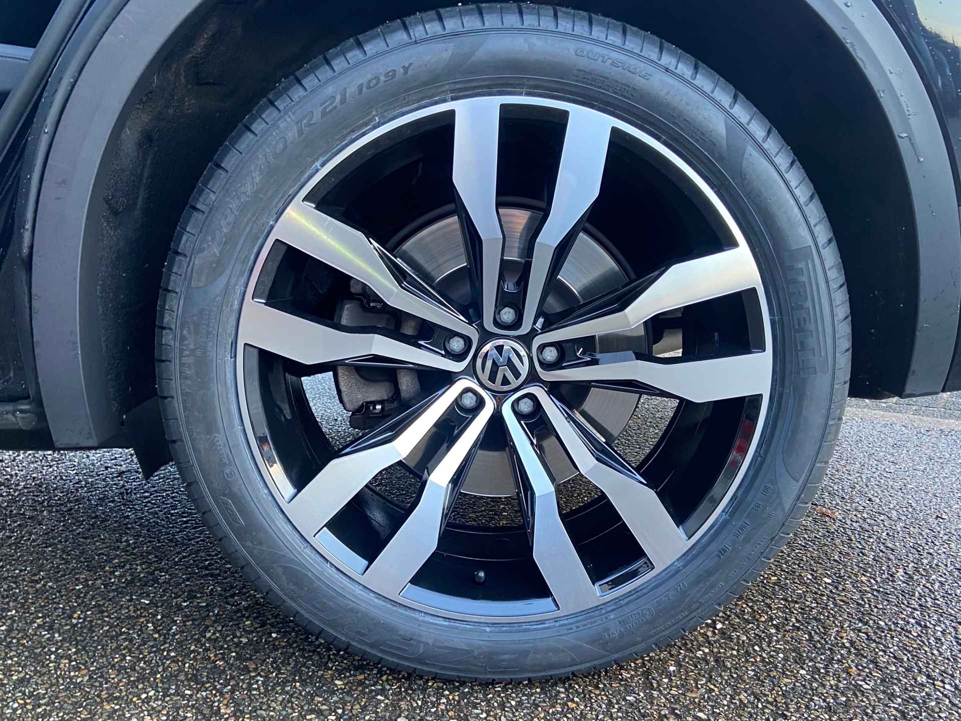 Volkswagen Touareg 3.0 TSi eHybrid 4MOTION VAN 59.900 VOOR 55.899 EINDEJAARSVOORDEEL 4.001 | PANO | ELEK. TREKHAAK | VIRTUAL DASH - 15/35