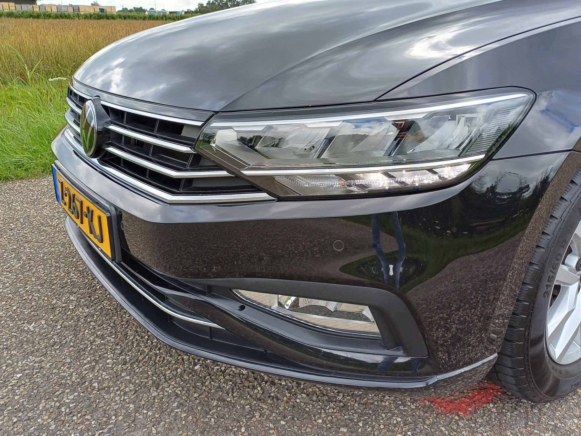 Volkswagen Passat Variant 1.5 TSI Business | Nieuwstaat! | Clima v+a | Led | Navi | App Conn | Add Cruise - 11/43